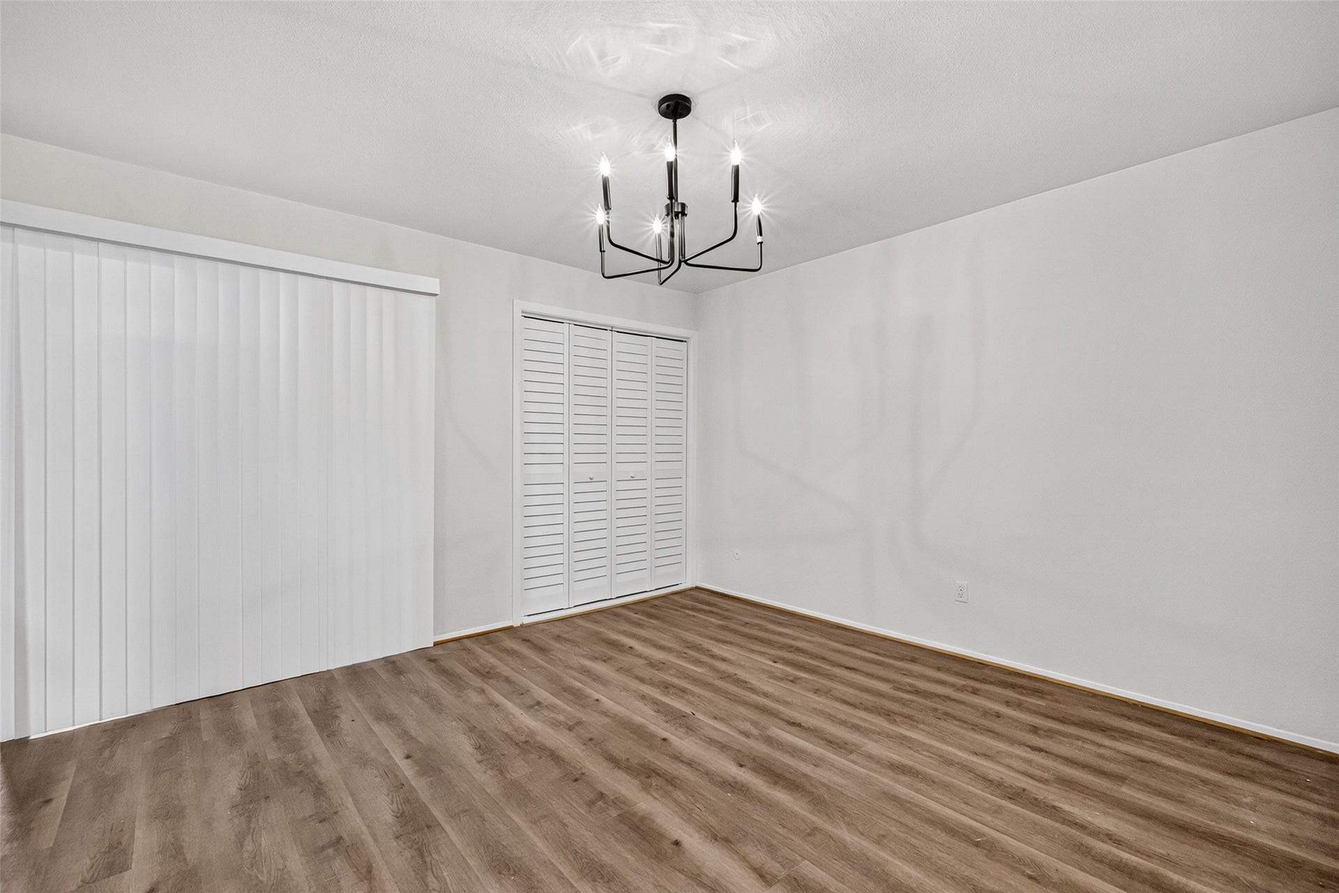 5833 Village Forest Court, Houston, TX 77092 Dining Room