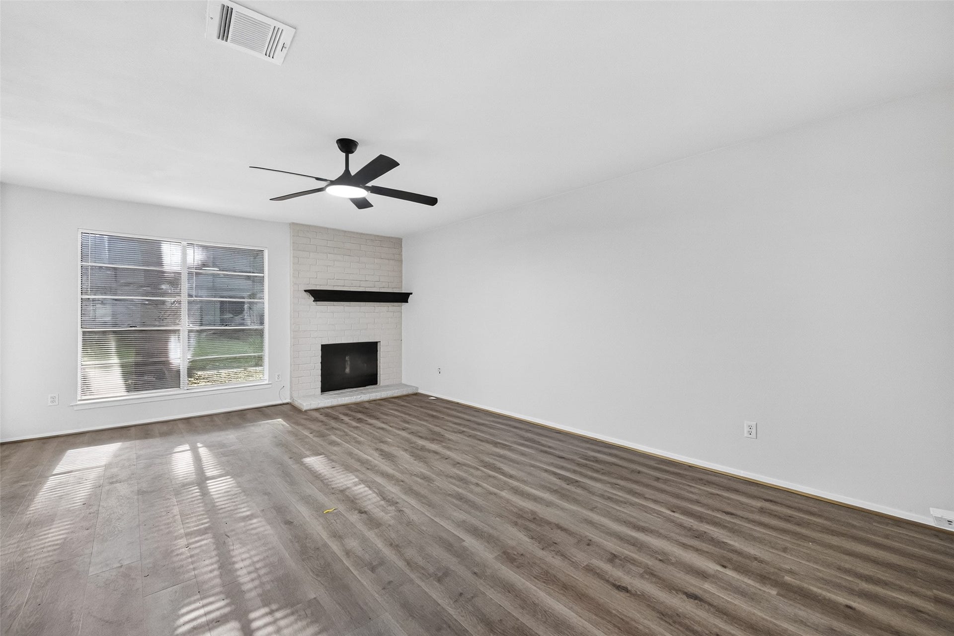 5833 Village Forest Court, Houston, TX 77092 5833 Village Forest Court, Houston, TX 77092