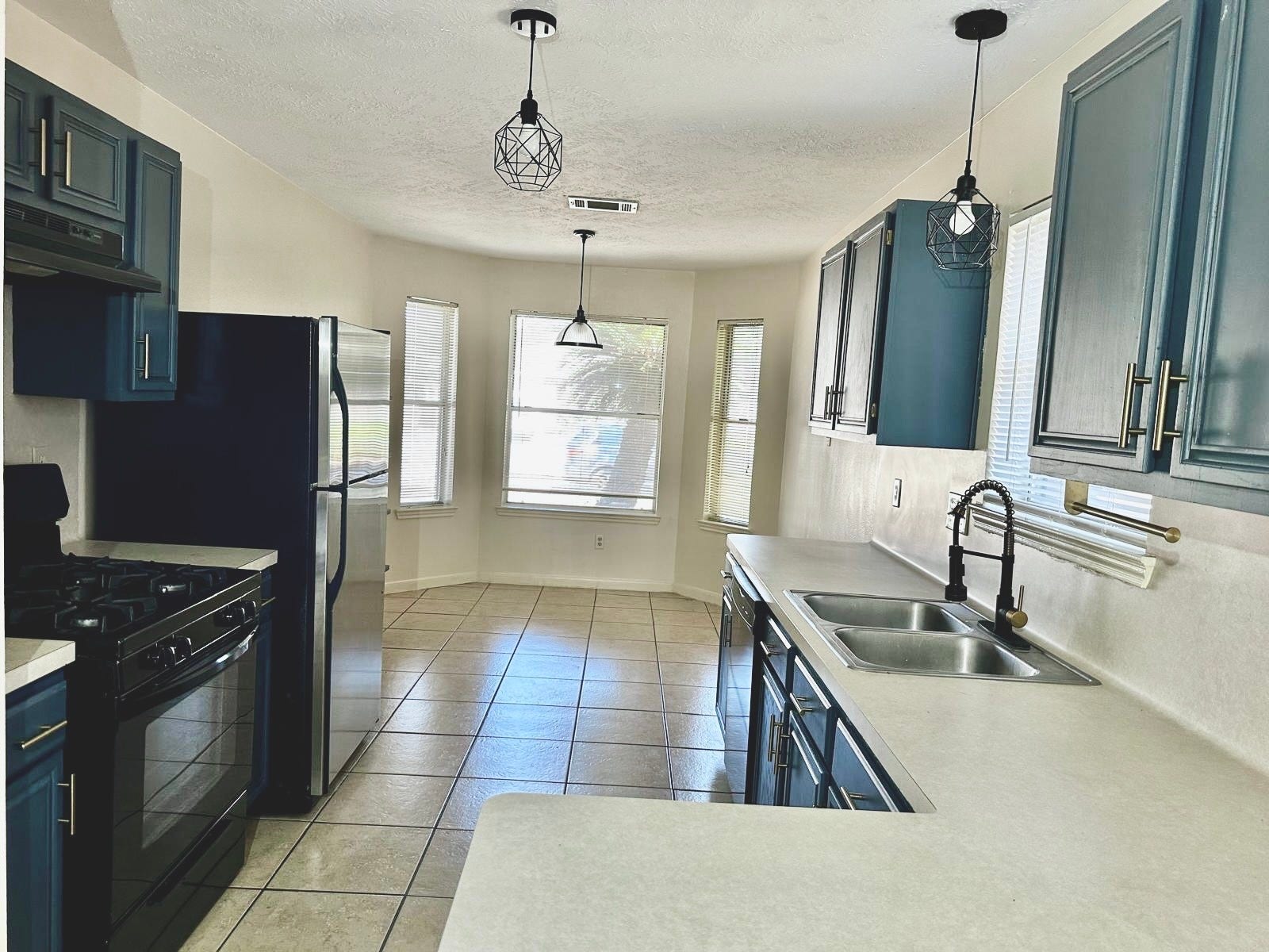 28811 Atherstone Street, Spring, TX 77386 28811 Atherstone Street, Spring, TX 77386