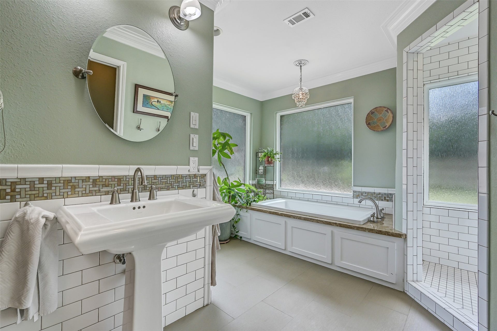 203 W Spreading Oaks Avenue, Friendswood, TX 77546 203 W Spreading Oaks Avenue, Friendswood, TX 77546