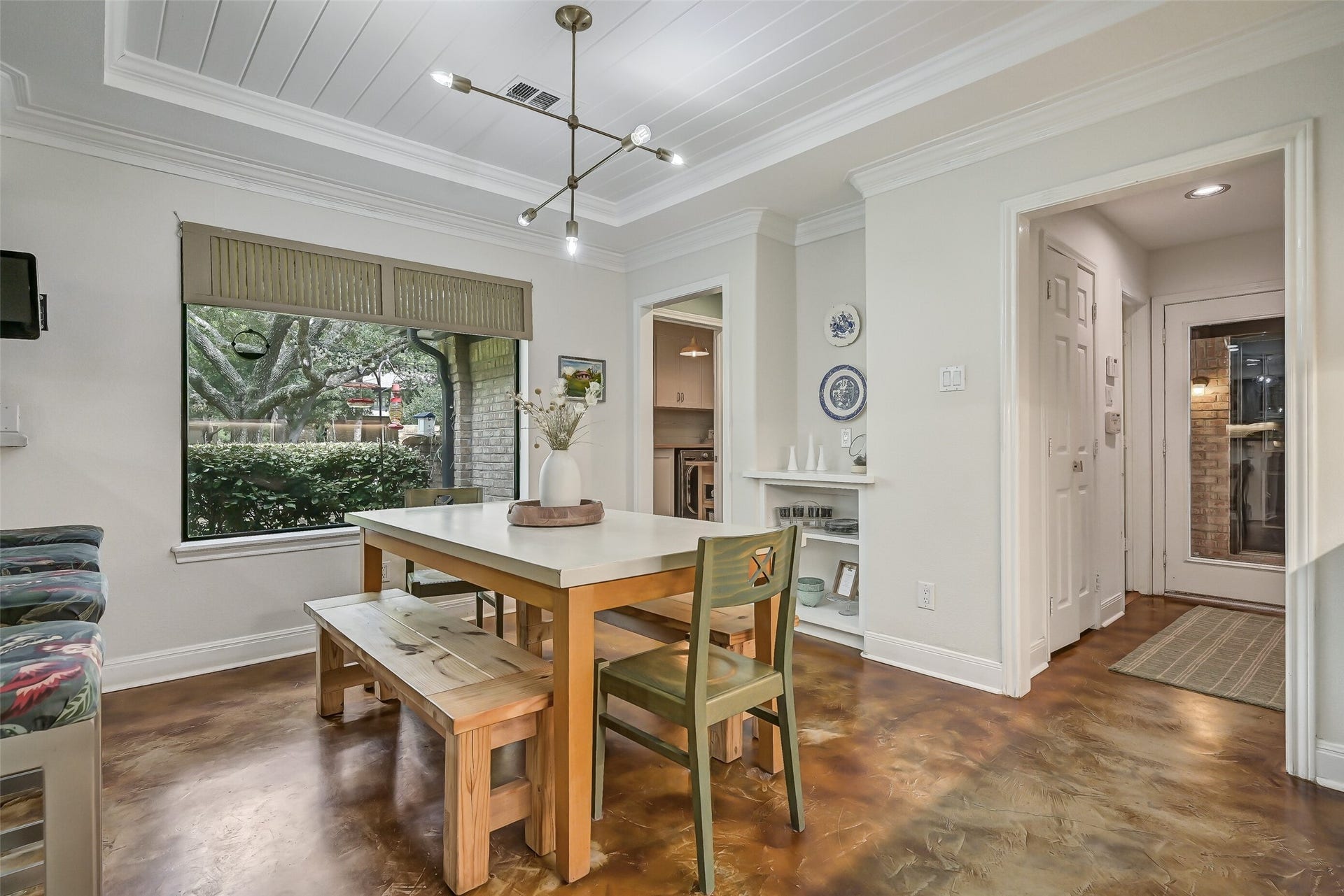 203 W Spreading Oaks Avenue, Friendswood, TX 77546 203 W Spreading Oaks Avenue, Friendswood, TX 77546