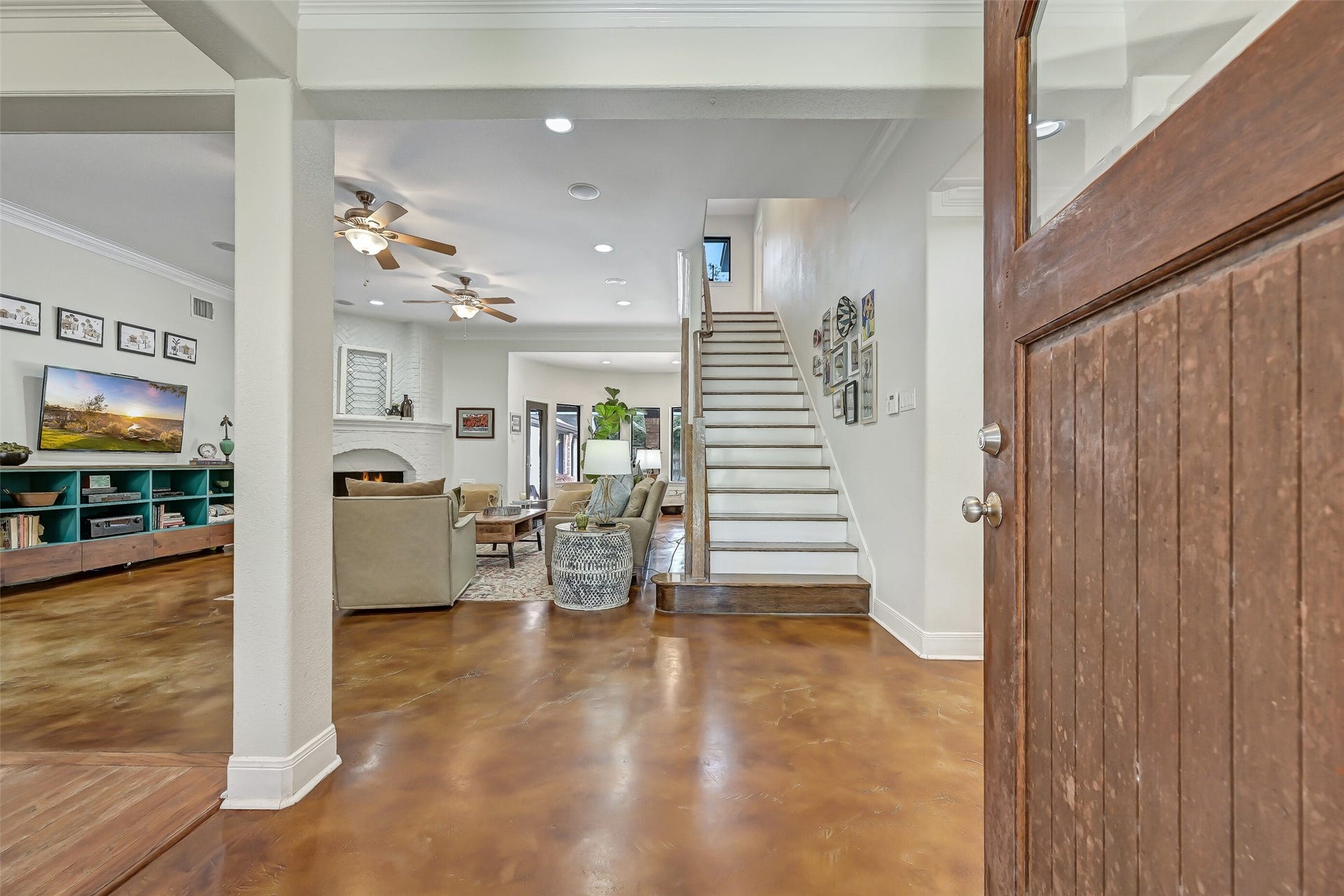 203 W Spreading Oaks Avenue, Friendswood, TX 77546 203 W Spreading Oaks Avenue, Friendswood, TX 77546