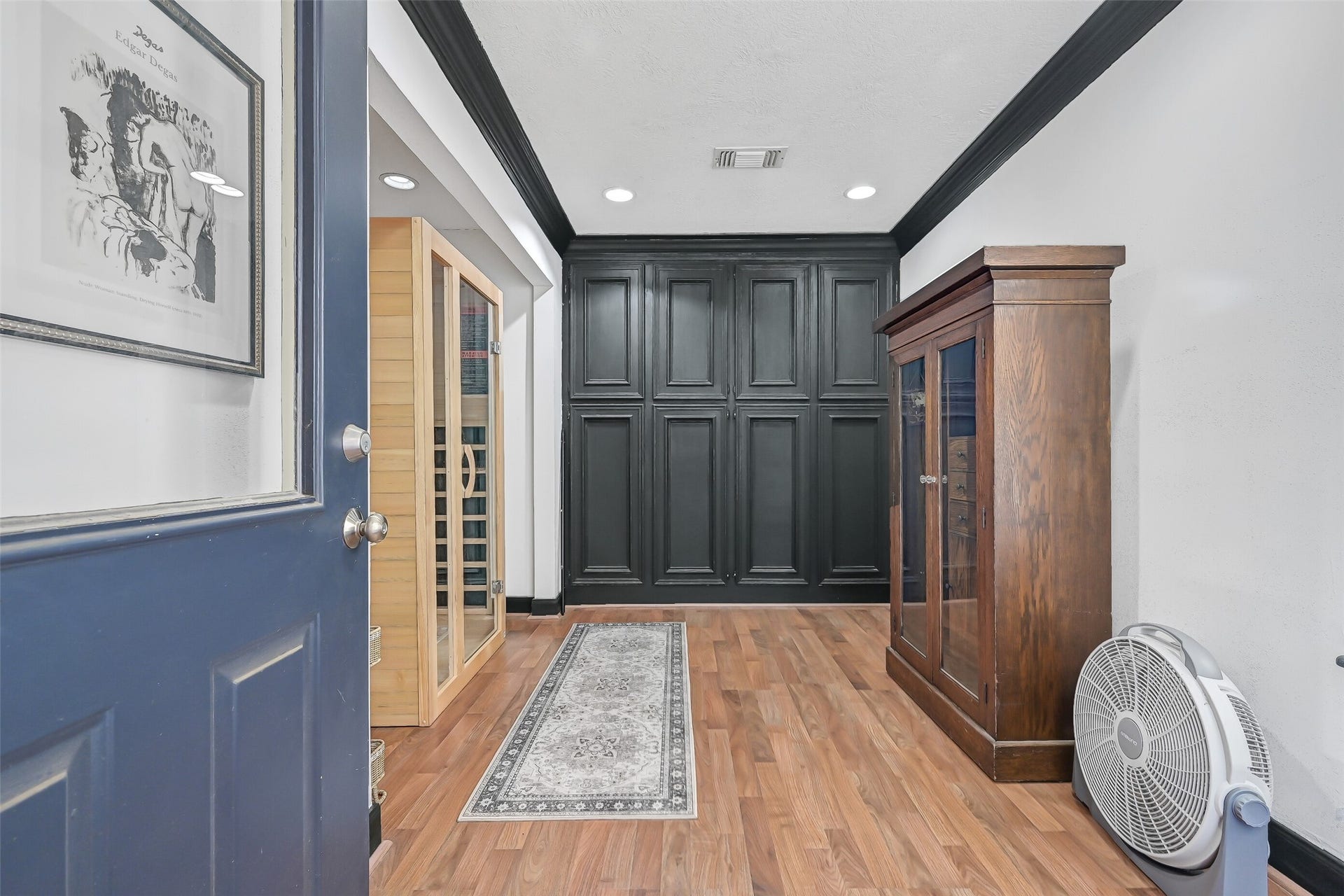 203 W Spreading Oaks Avenue, Friendswood, TX 77546 ACed room in garage - great for office, gym or sunroom.