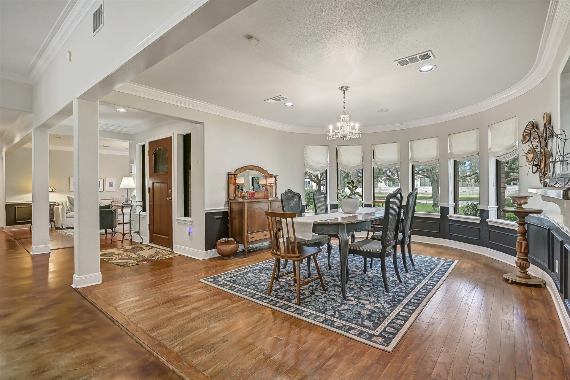 203 W Spreading Oaks Avenue, Friendswood, TX 77546 203 W Spreading Oaks Avenue, Friendswood, TX 77546