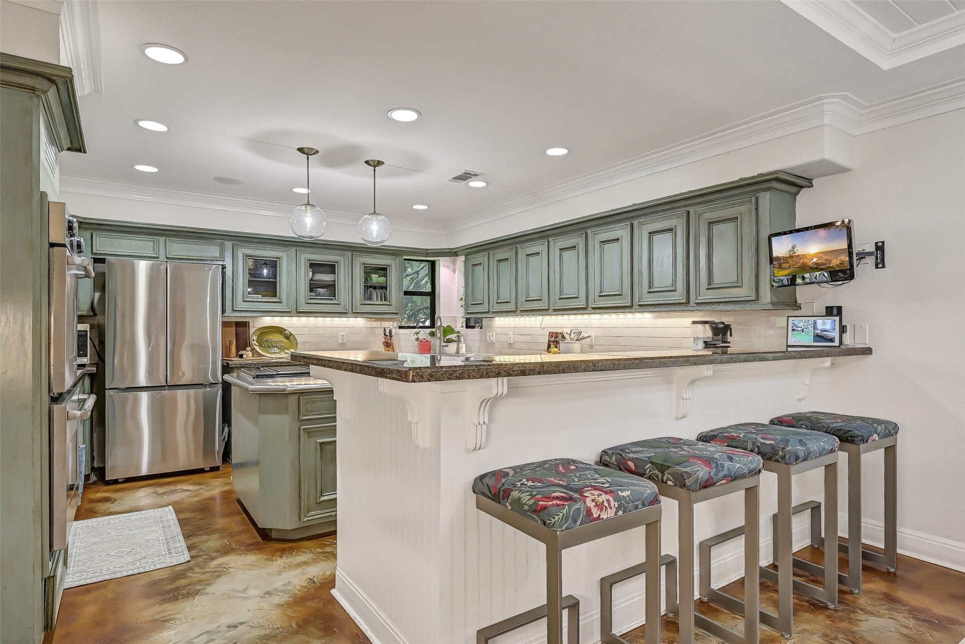 203 W Spreading Oaks Avenue, Friendswood, TX 77546 203 W Spreading Oaks Avenue, Friendswood, TX 77546
