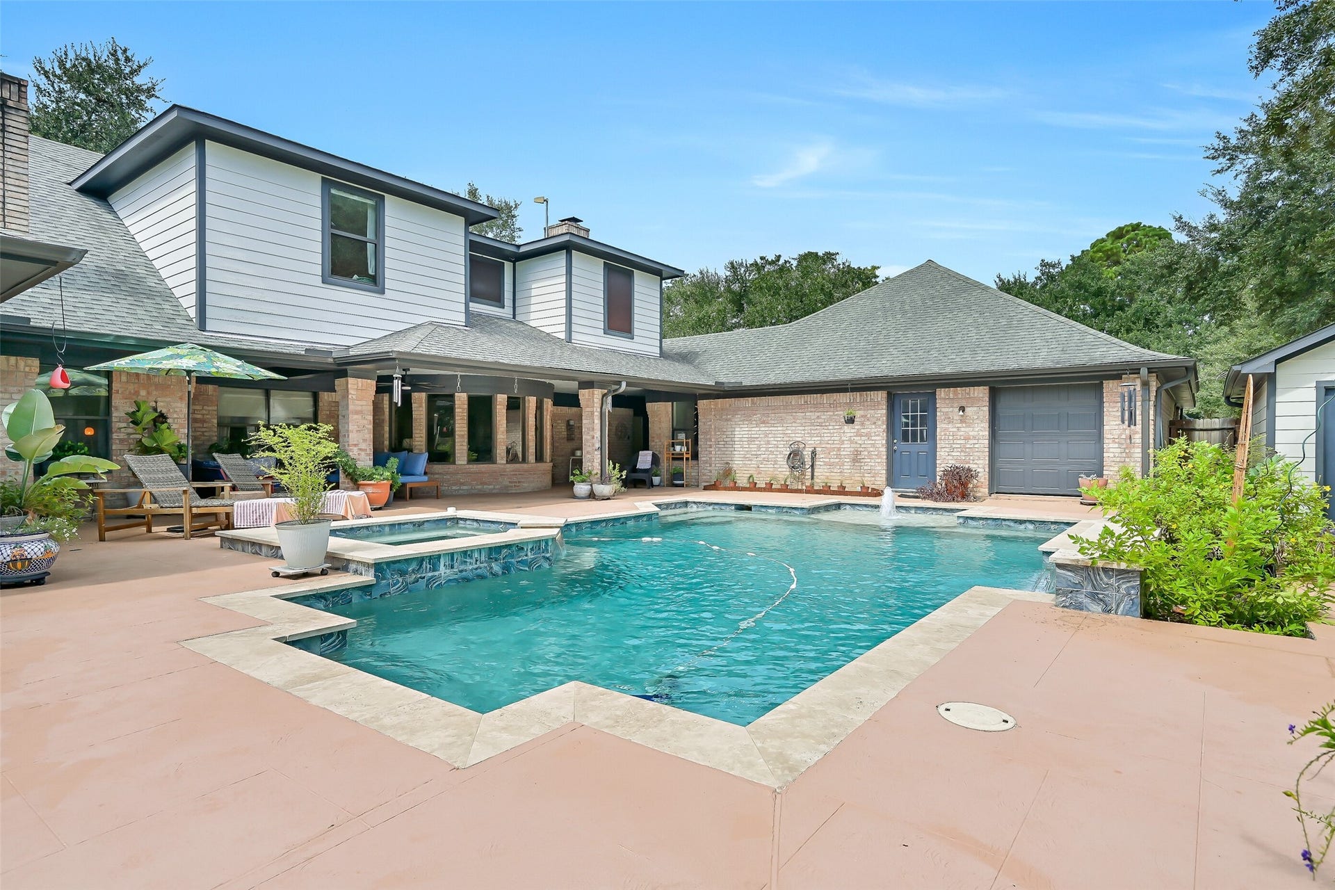 203 W Spreading Oaks Avenue, Friendswood, TX 77546 203 W Spreading Oaks Avenue, Friendswood, TX 77546