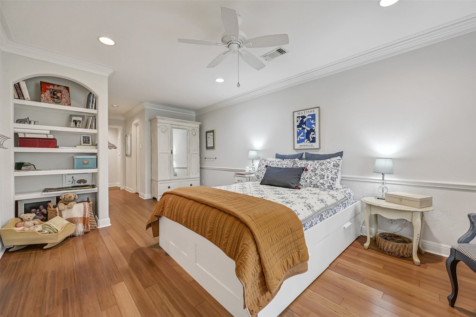 203 W Spreading Oaks Avenue, Friendswood, TX 77546 203 W Spreading Oaks Avenue, Friendswood, TX 77546