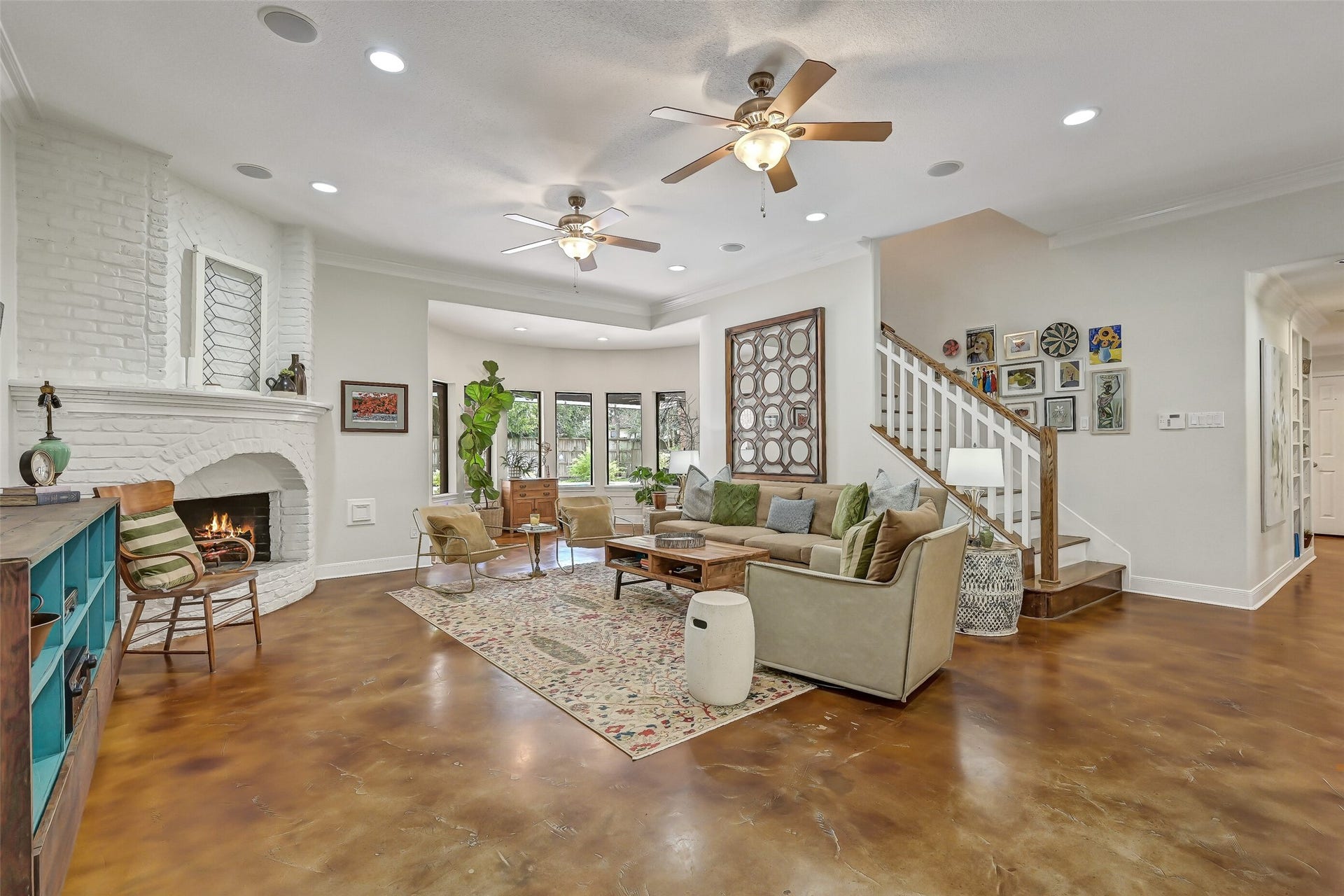 203 W Spreading Oaks Avenue, Friendswood, TX 77546 203 W Spreading Oaks Avenue, Friendswood, TX 77546