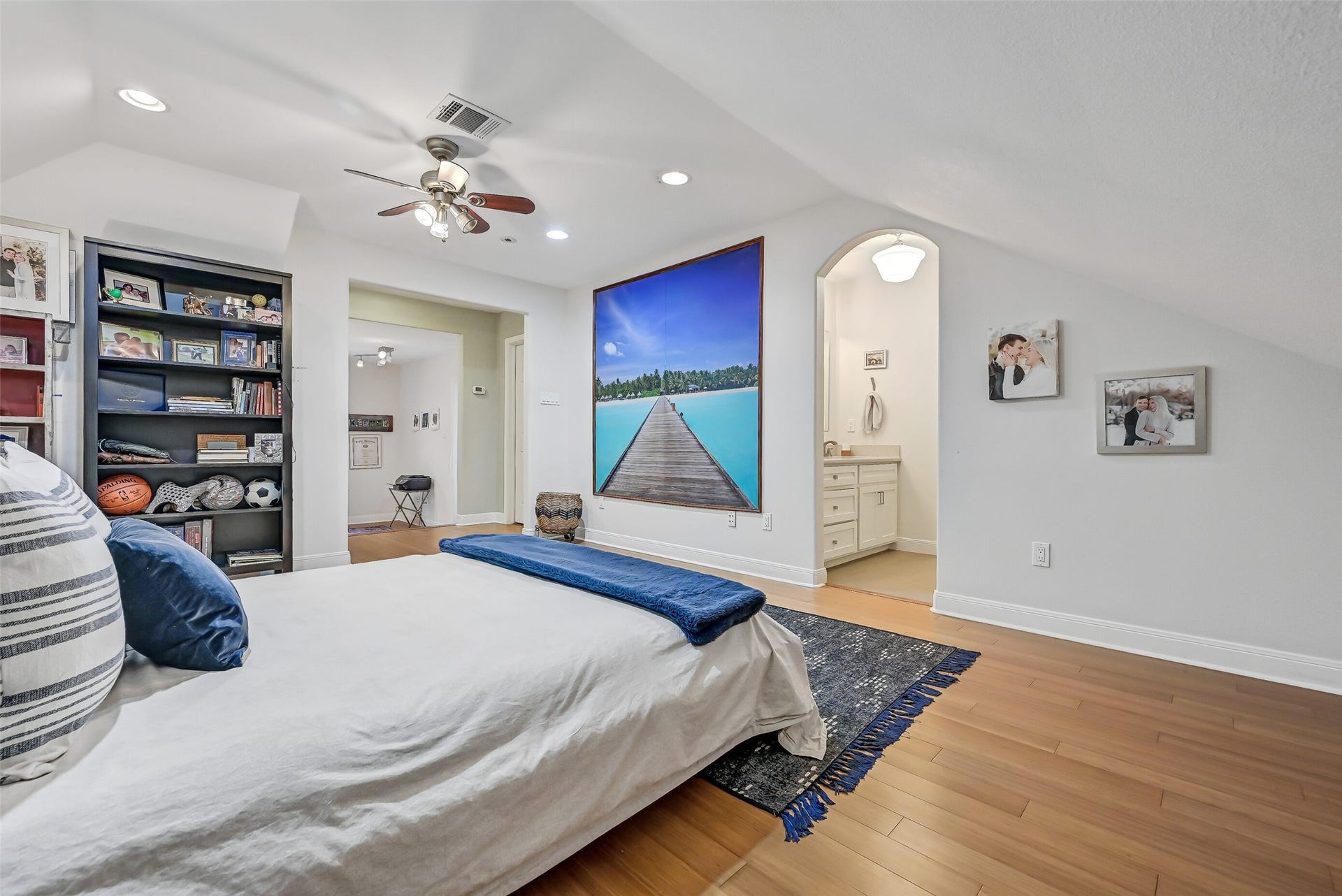 203 W Spreading Oaks Avenue, Friendswood, TX 77546 203 W Spreading Oaks Avenue, Friendswood, TX 77546