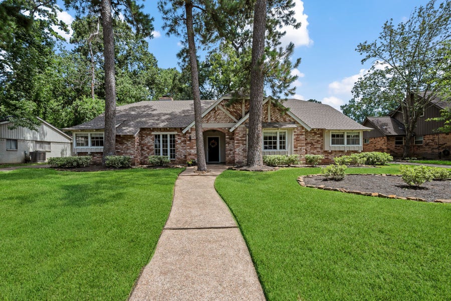 Property photo for 2015 Hickory Creek Drive, Kingwood, TX