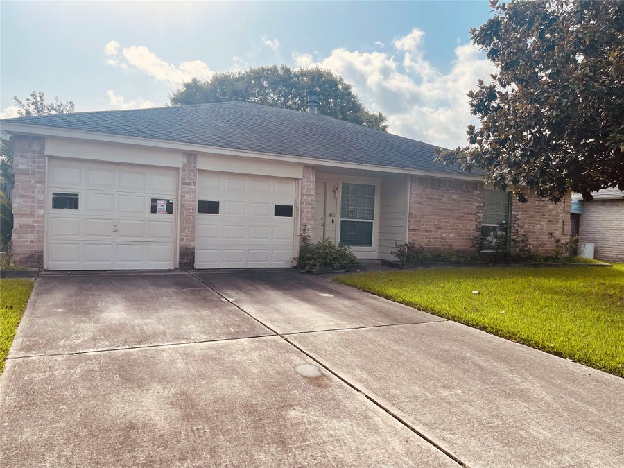 Property photo for 10103 Sageyork Drive, Houston, TX