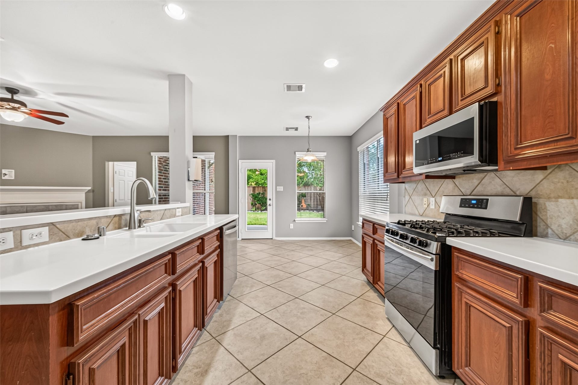 9426 Borden Bluff Lane, Houston, TX 77095 9426 Borden Bluff Lane, Houston, TX 77095