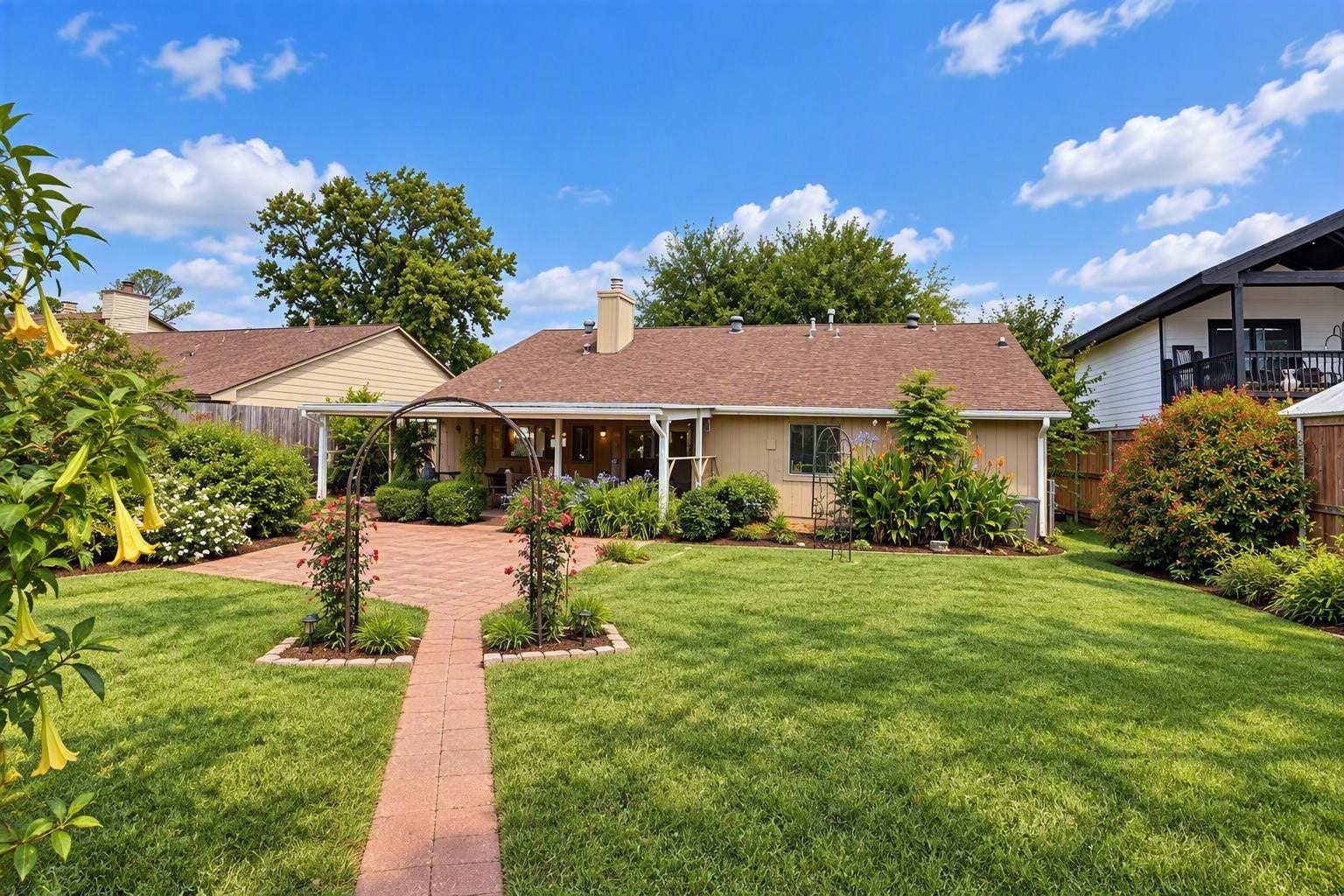 6631 Inwood West Drive, Houston, TX 77088 walk the garden path