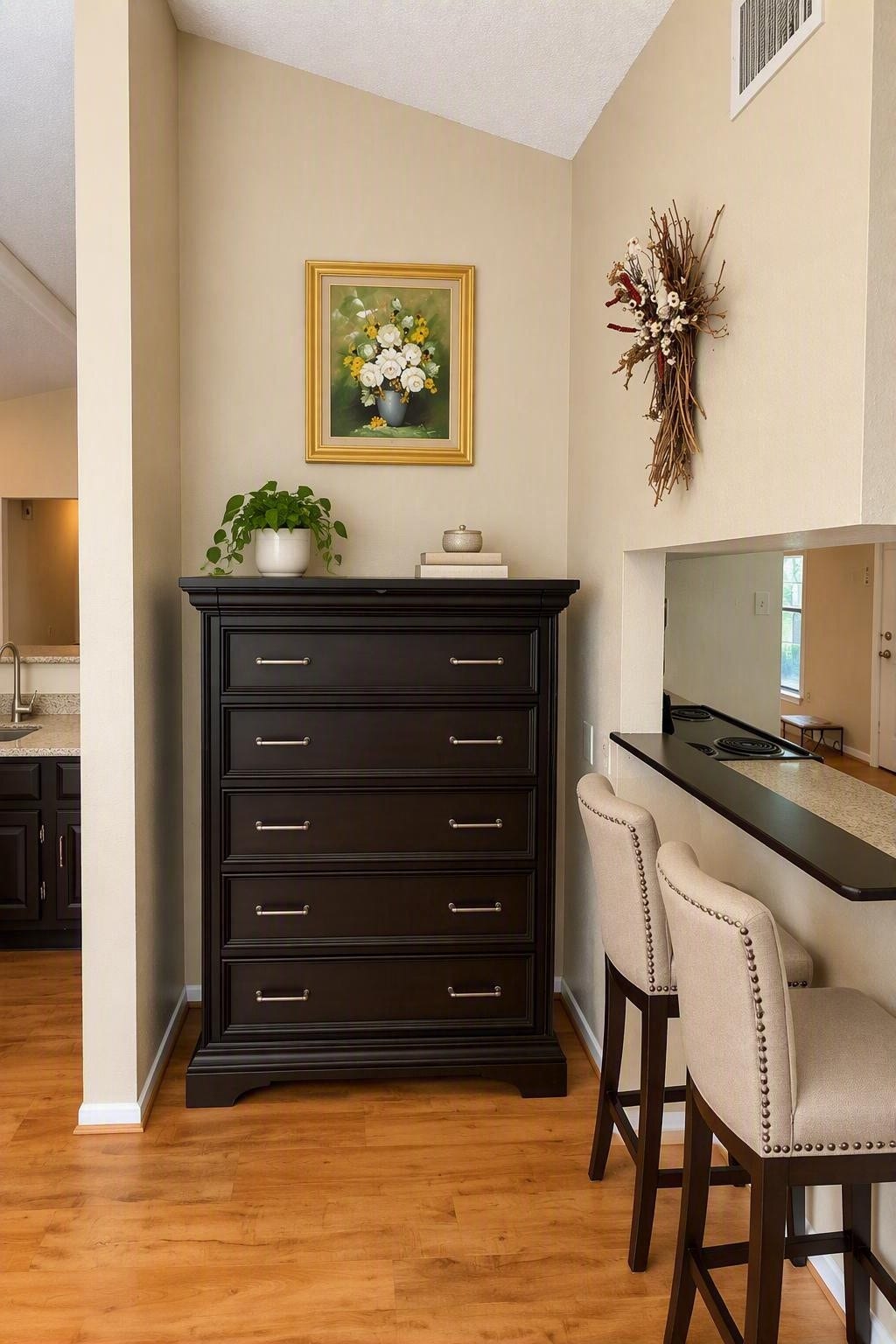 6631 Inwood West Drive, Houston, TX 77088 Dry bar area is virtually staged