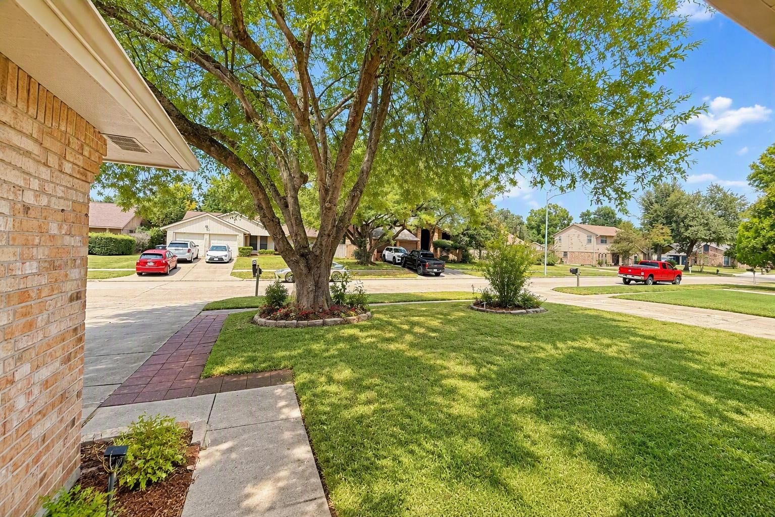 6631 Inwood West Drive, Houston, TX 77088 Shady Oak