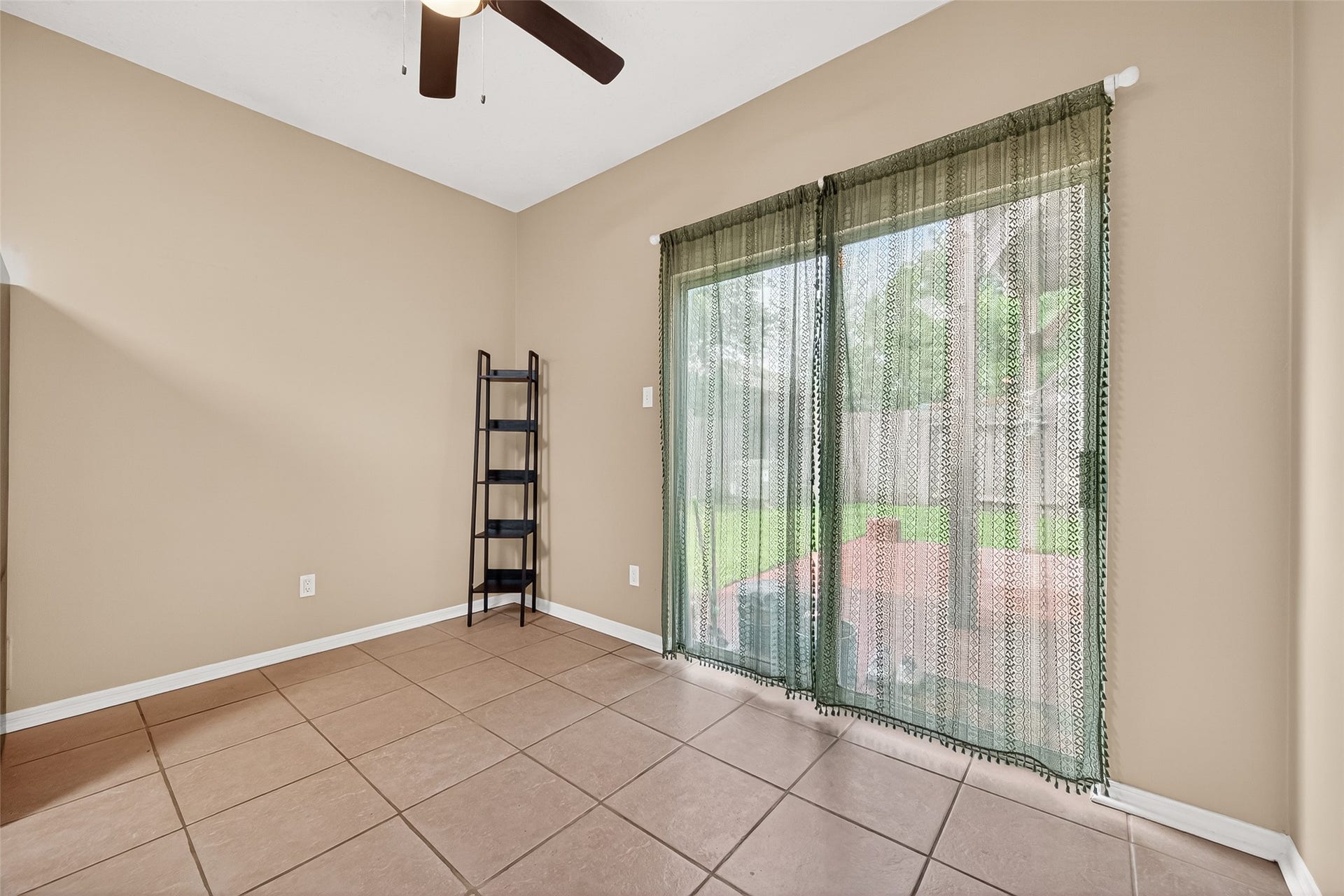 21915 Willow Shadows Drive, Tomball, TX 77375 21915 Willow Shadows Drive, Tomball, TX 77375