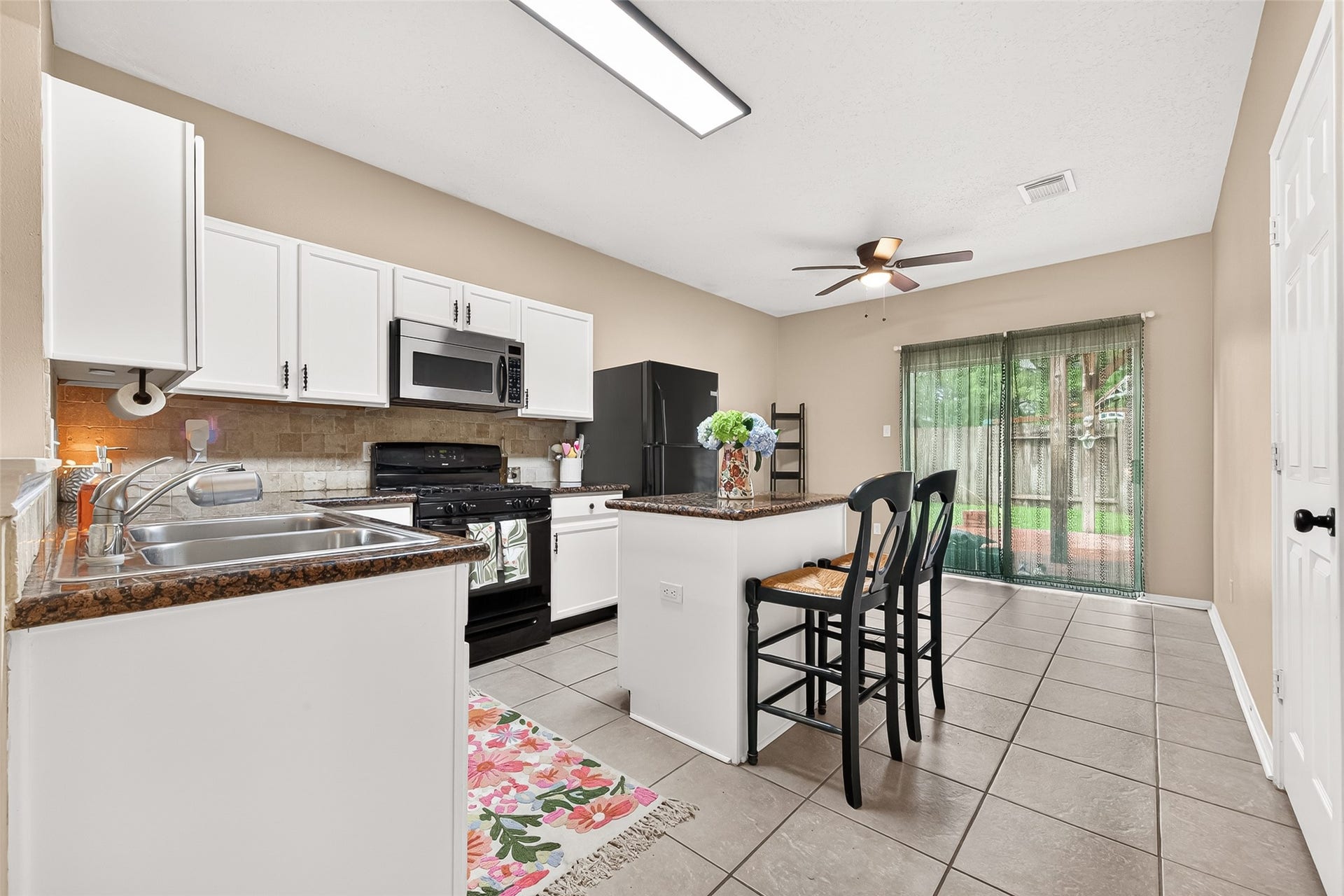 21915 Willow Shadows Drive, Tomball, TX 77375 21915 Willow Shadows Drive, Tomball, TX 77375