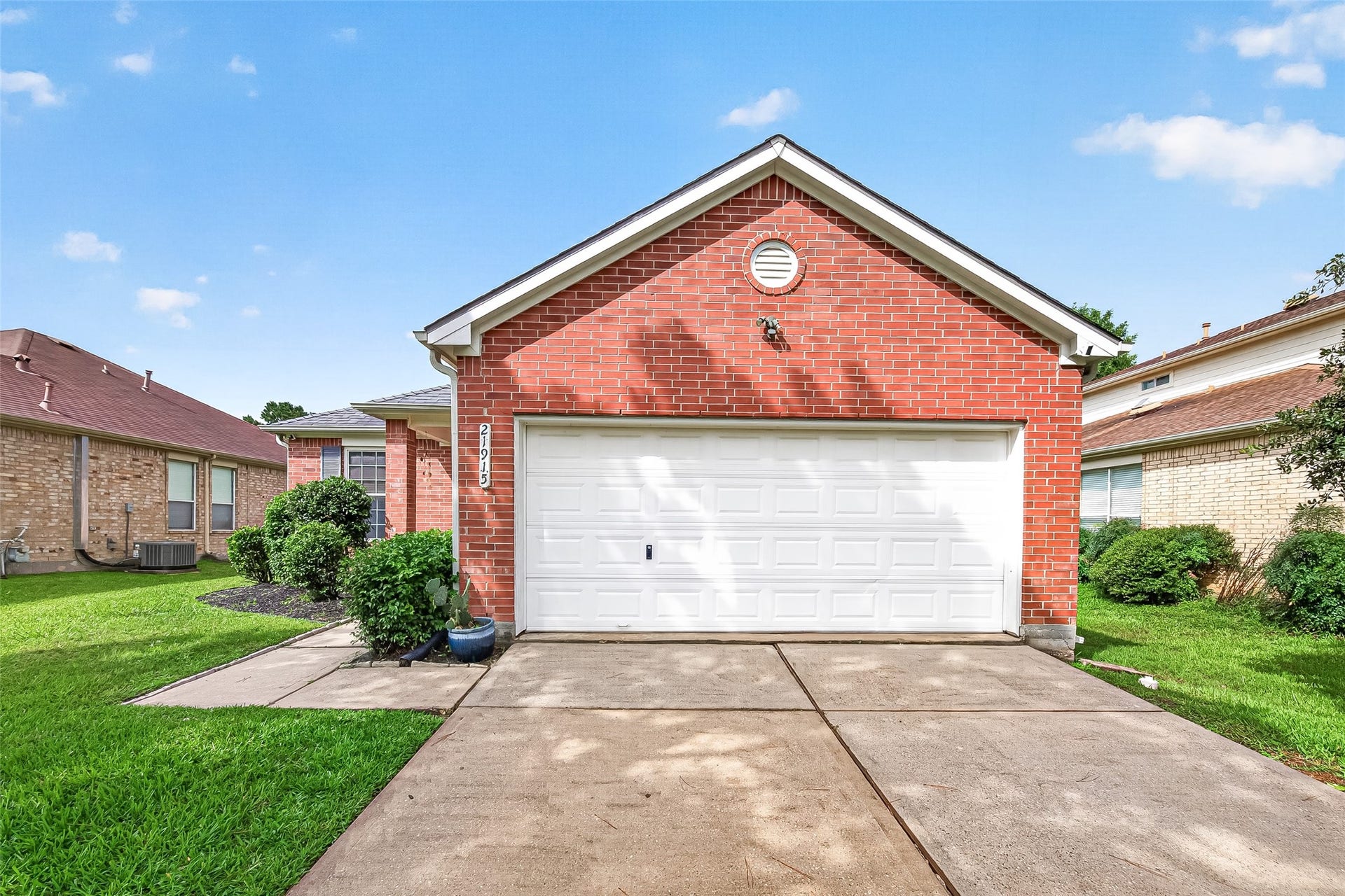 21915 Willow Shadows Drive, Tomball, TX 77375 21915 Willow Shadows Drive, Tomball, TX 77375