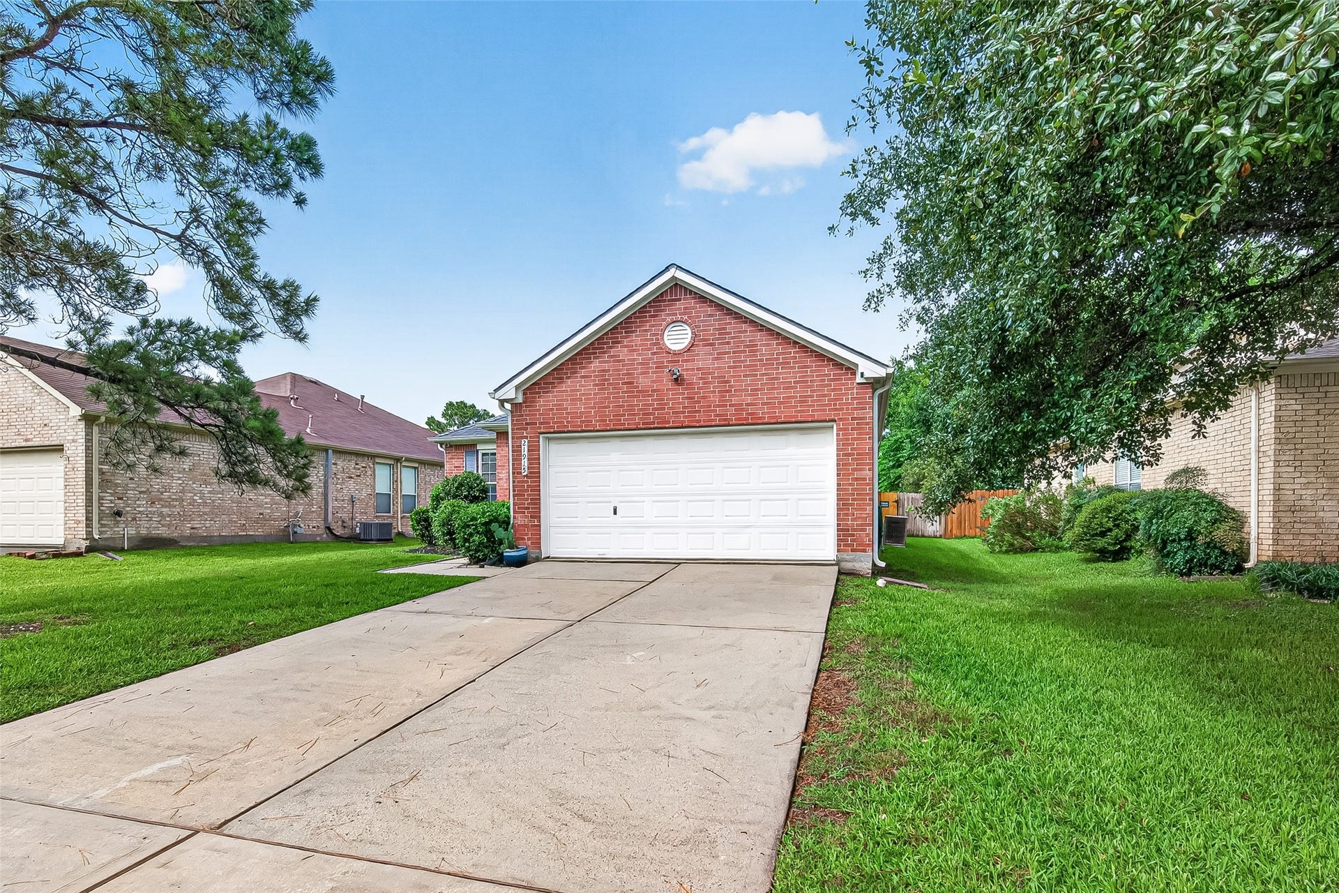 21915 Willow Shadows Drive, Tomball, TX 77375 21915 Willow Shadows Drive, Tomball, TX 77375