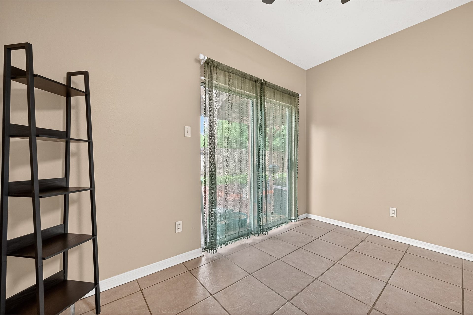 21915 Willow Shadows Drive, Tomball, TX 77375 21915 Willow Shadows Drive, Tomball, TX 77375