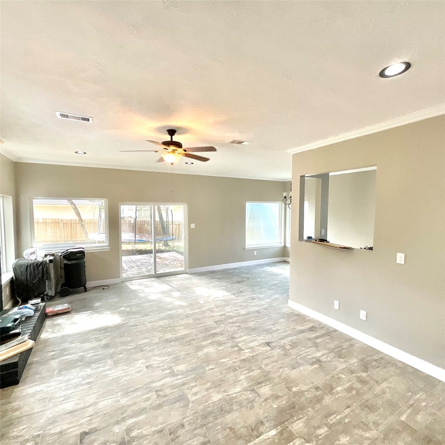 Property photo for 122 April Wind Drive E, Conroe, TX