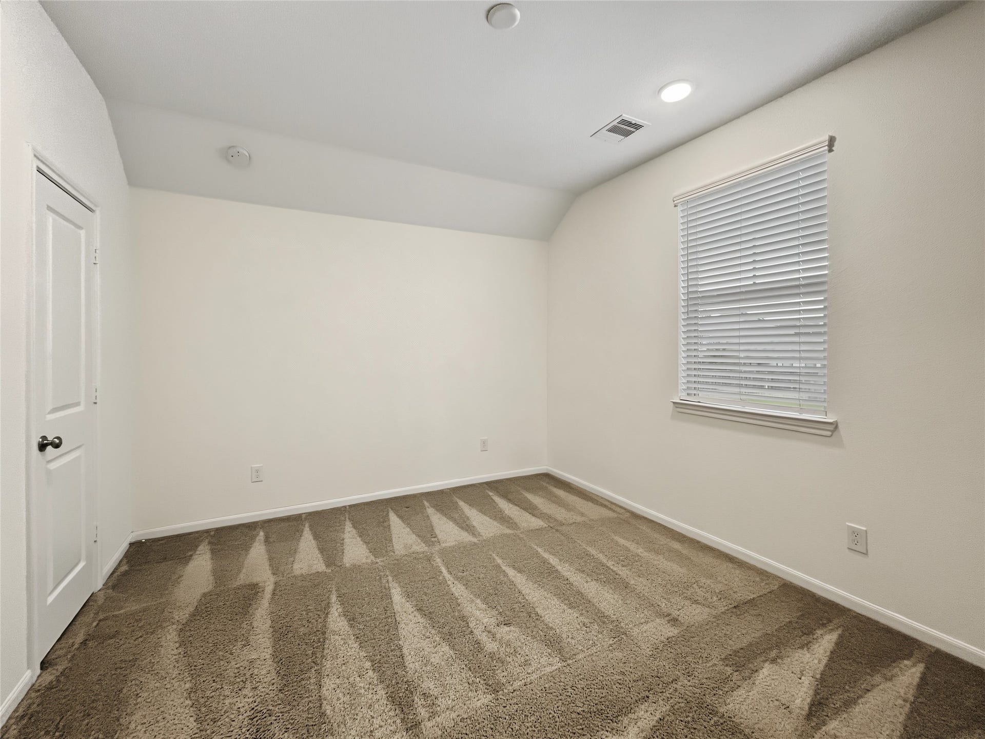 1423 Cecilia Vines Drive, Conroe, TX 77301 Secondary bedroom.