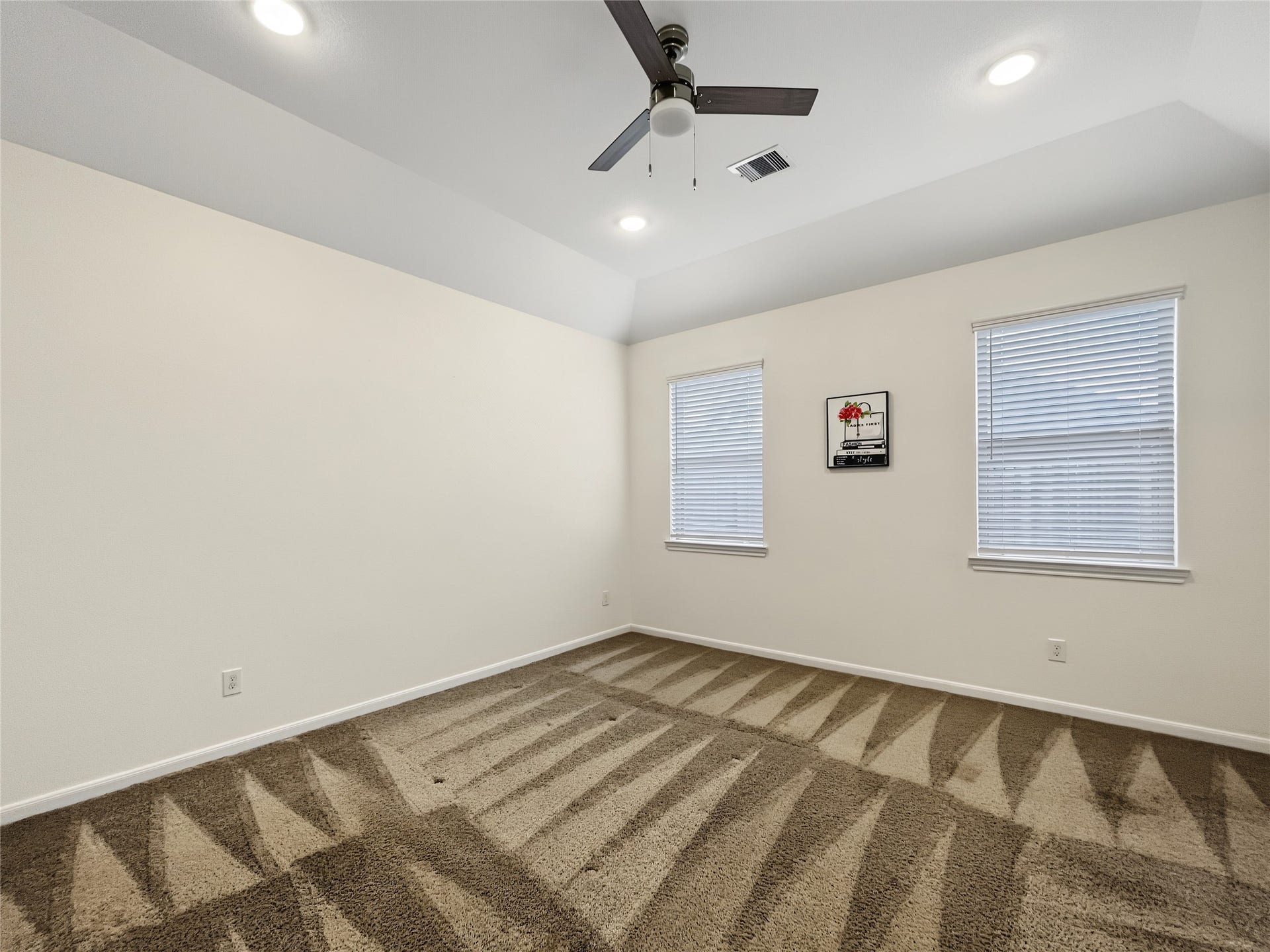 1423 Cecilia Vines Drive, Conroe, TX 77301 View of the primary bedroom.