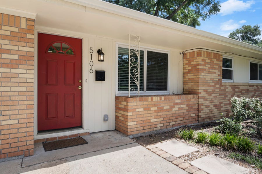 Property photo for 5106 W 43rd, Houston, TX