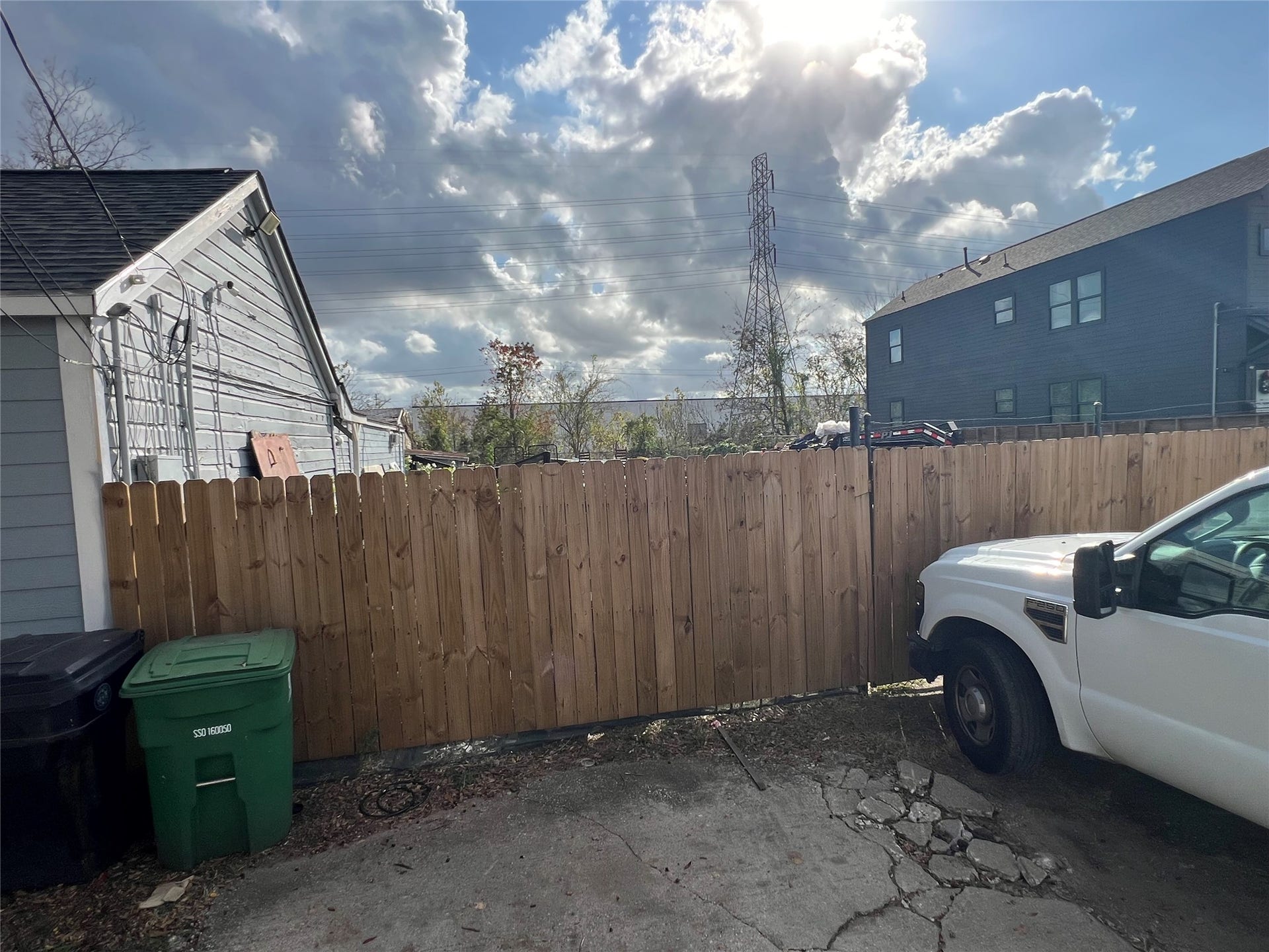 220 E 37th Street, Houston, TX 77018 220 E 37th Street, Houston, TX 77018