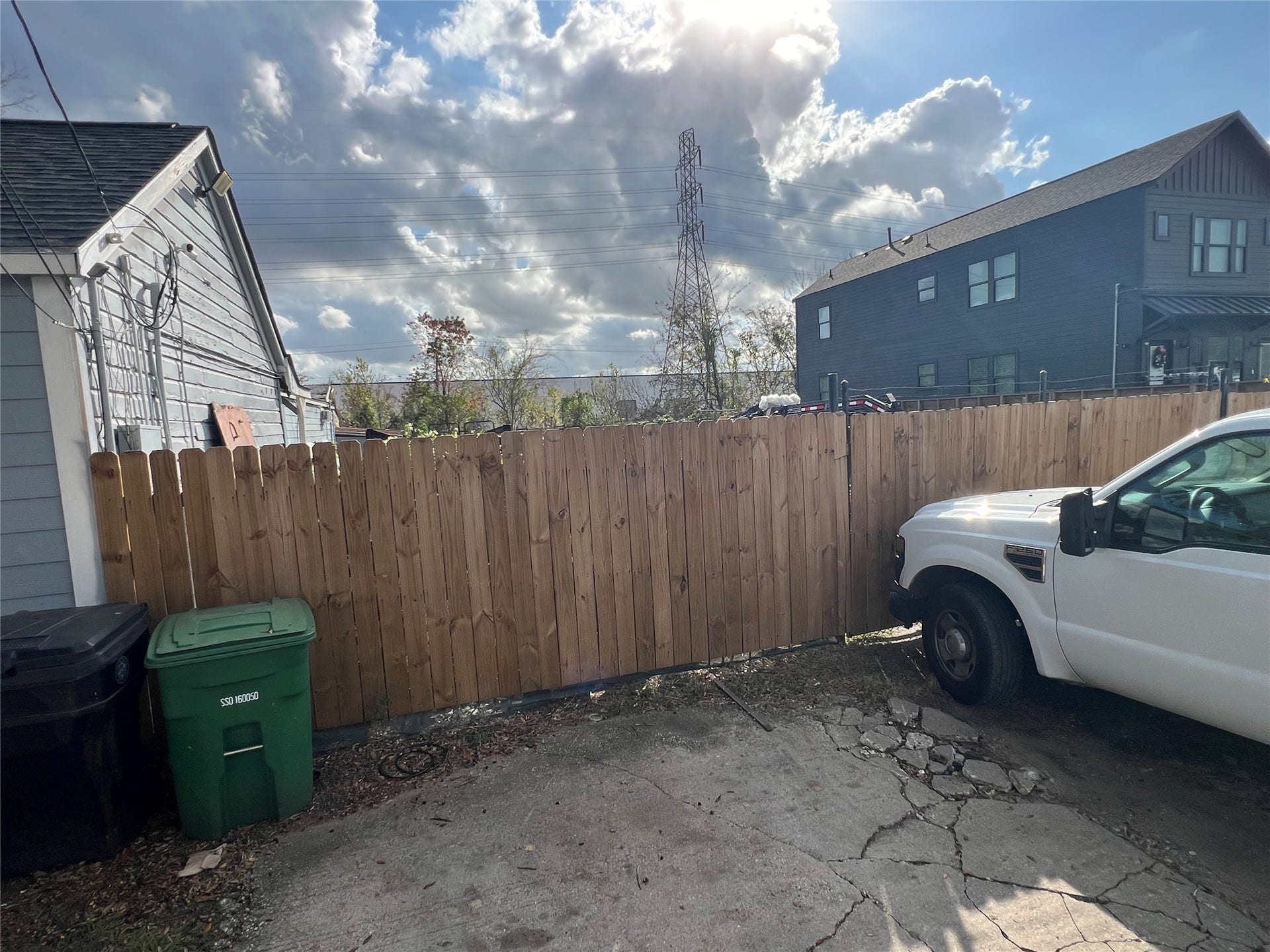 220 E 37th Street, Houston, TX 77018 220 E 37th Street, Houston, TX 77018