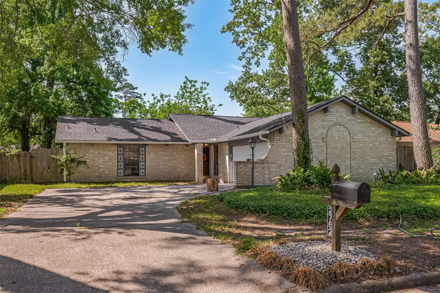 Property photo for 2762 Foliage Green Drive, Houston, TX