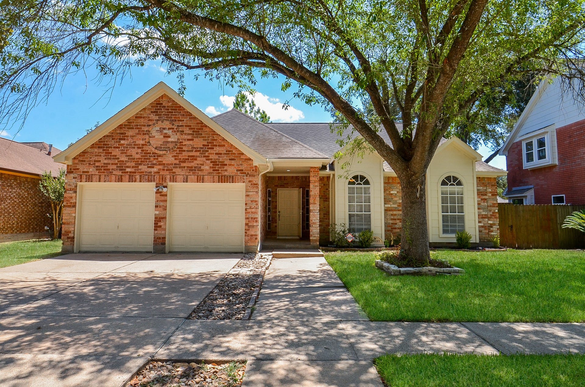 19127 Lookout Mountain Lane, Katy, TX 77449 Fresh landscaping front and back. Full sprinkler system.