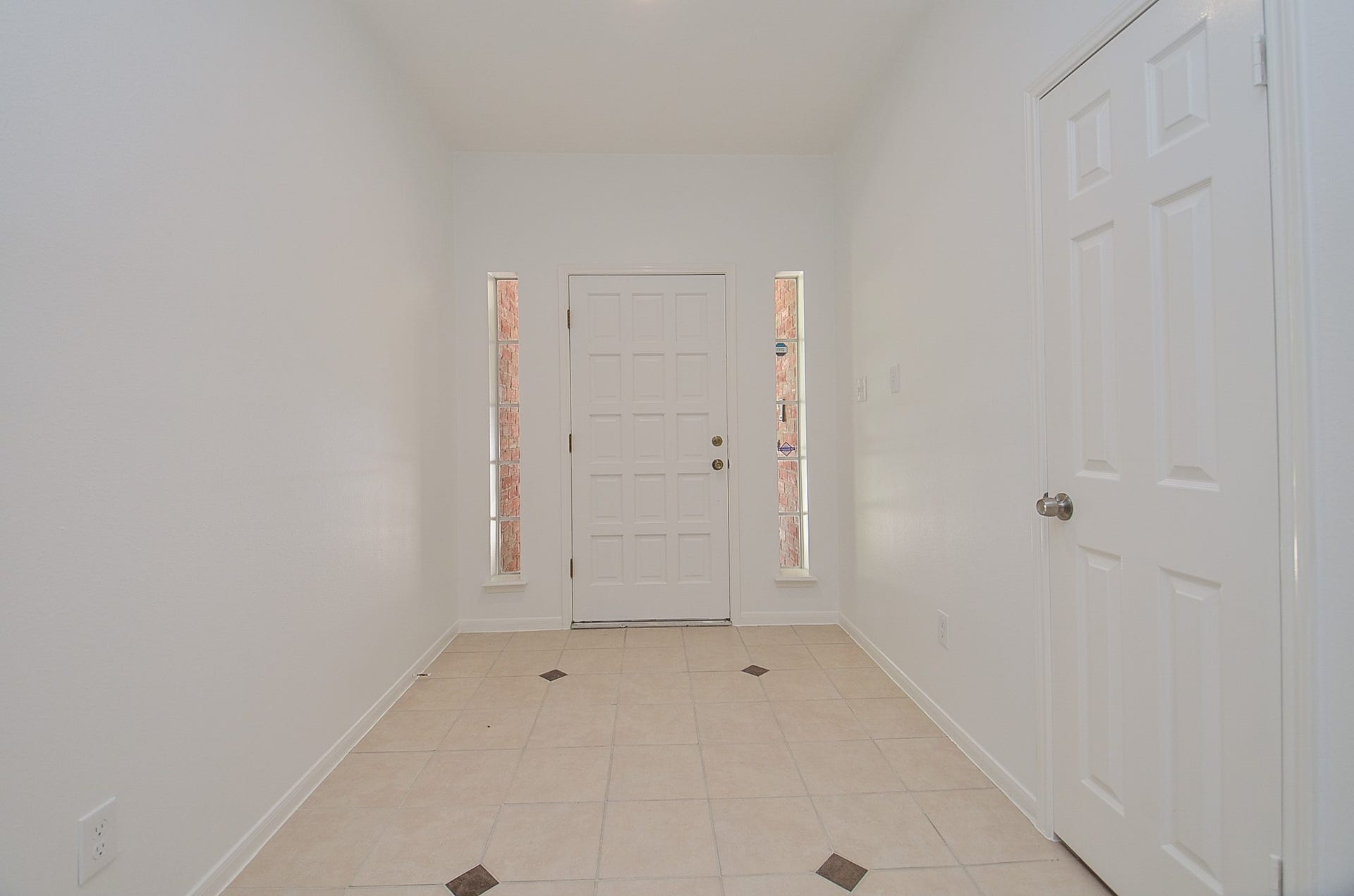 19127 Lookout Mountain Lane, Katy, TX 77449 Lovely entry foyer.