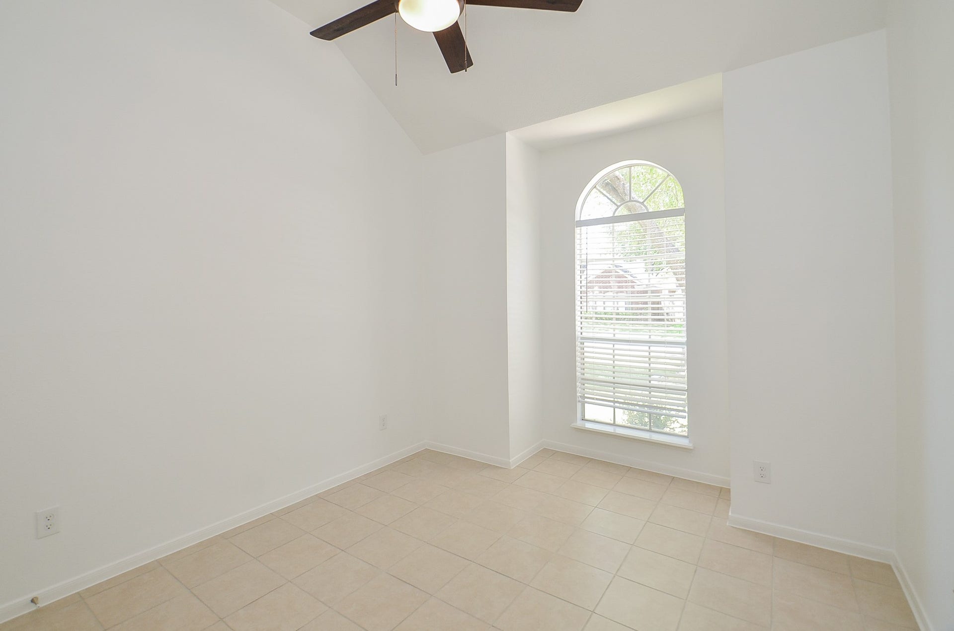 19127 Lookout Mountain Lane, Katy, TX 77449 Good sized secondary bedrooms.