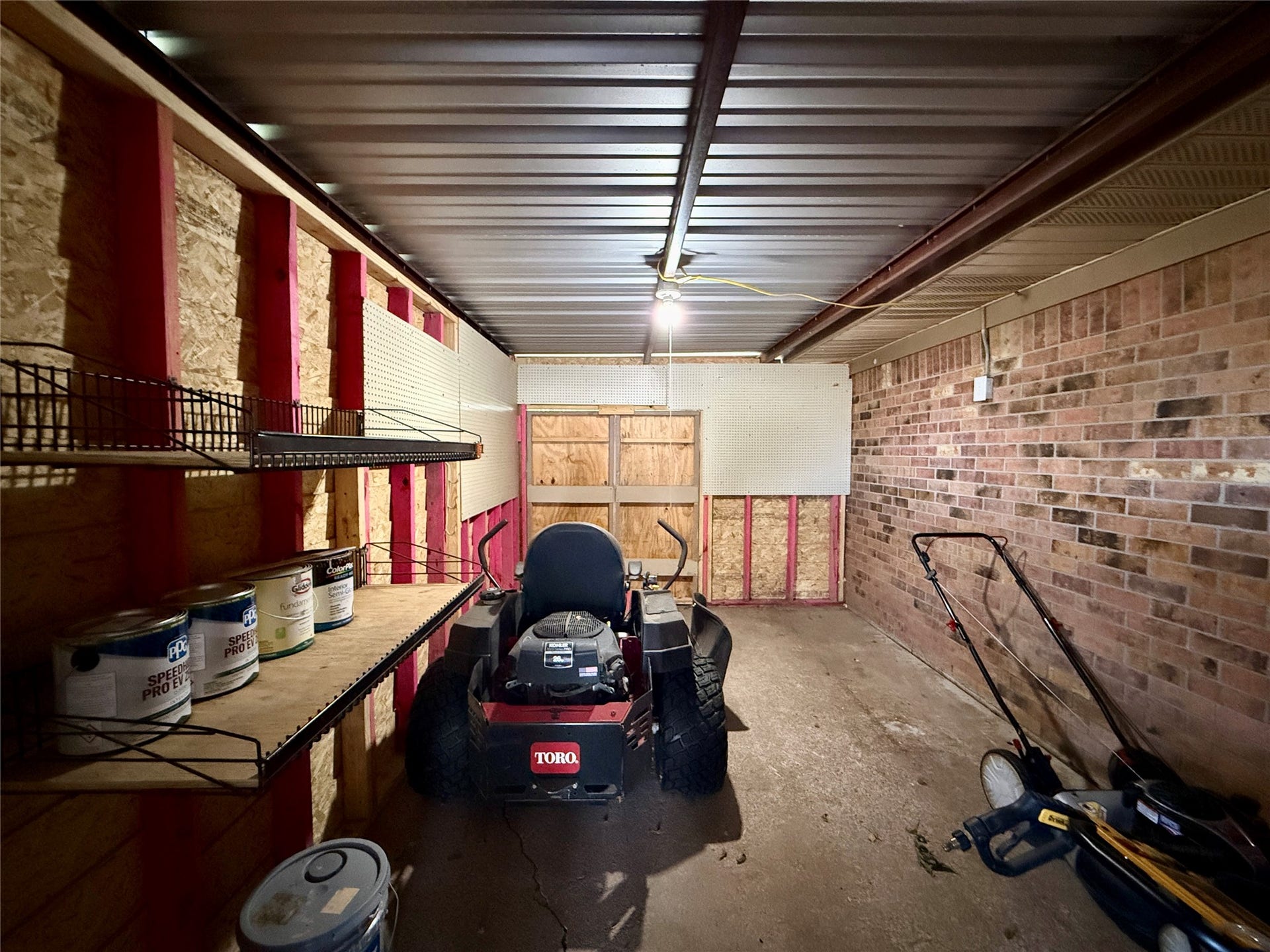 309 Crews Way, West Columbia, TX 77486 Storage