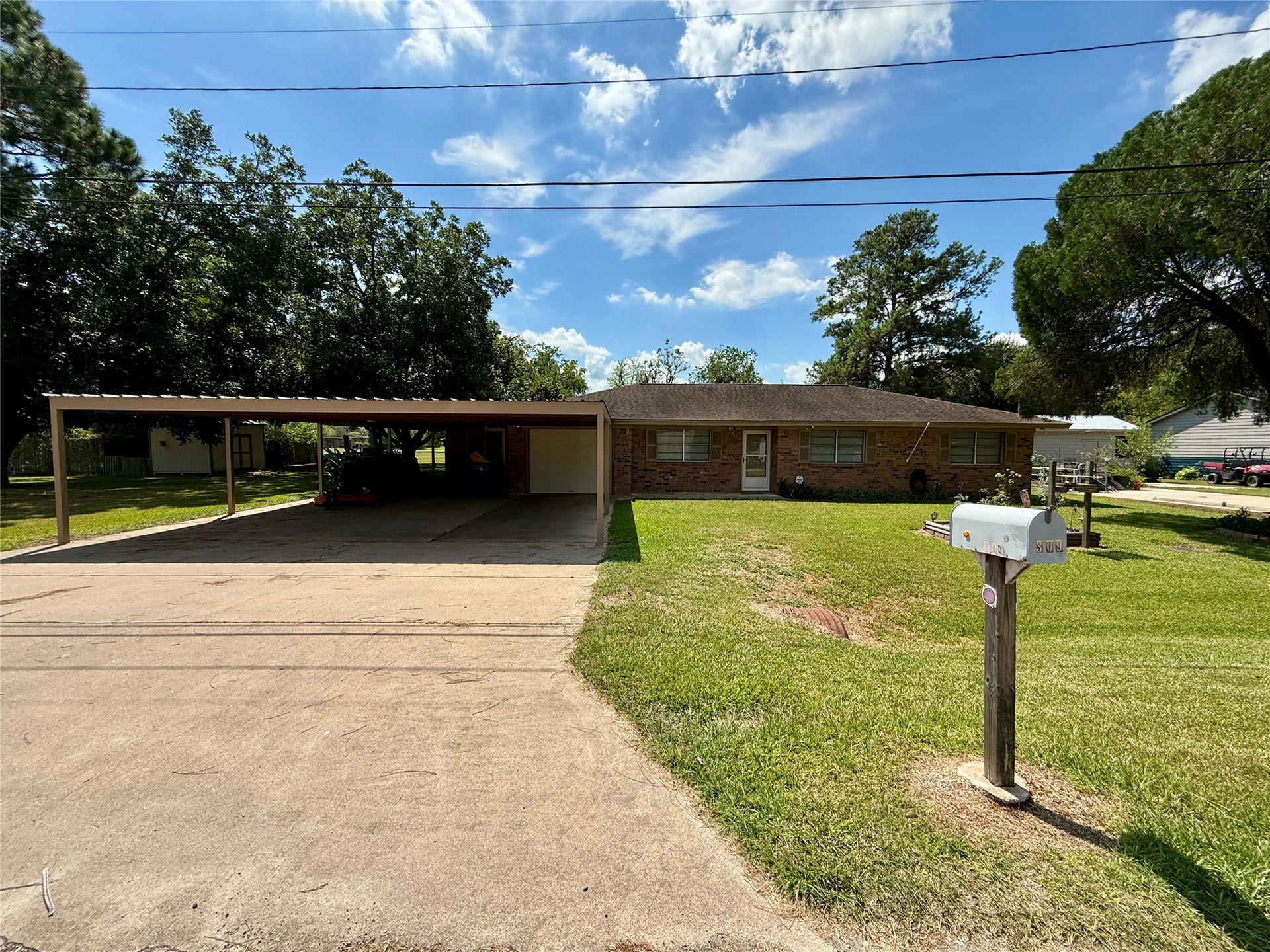 309 Crews Way, West Columbia, TX 77486 309 Crews Way, West Columbia, TX 77486