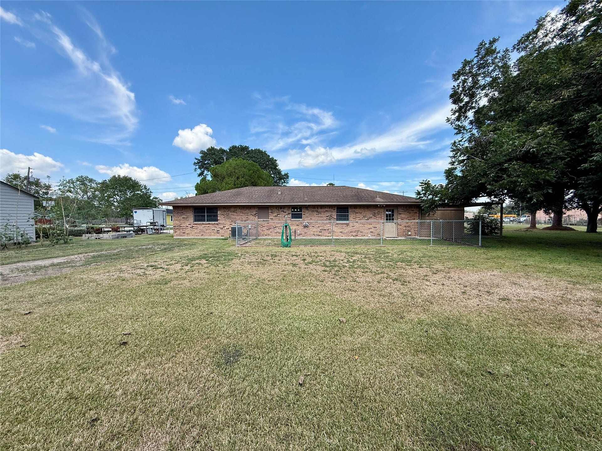 309 Crews Way, West Columbia, TX 77486 Large yard space