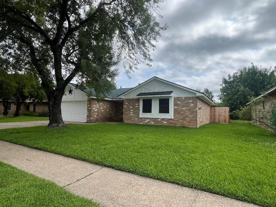 Property photo for 5111 Maple Drive, Baytown, TX