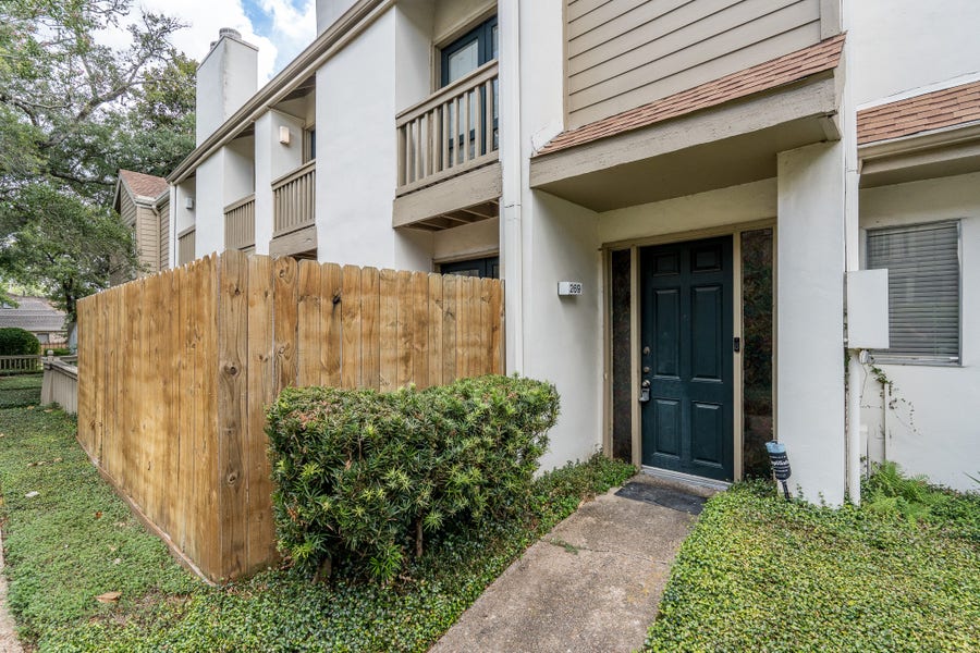 Property photo for 2100 Tanglewilde Street, #269, Houston, TX