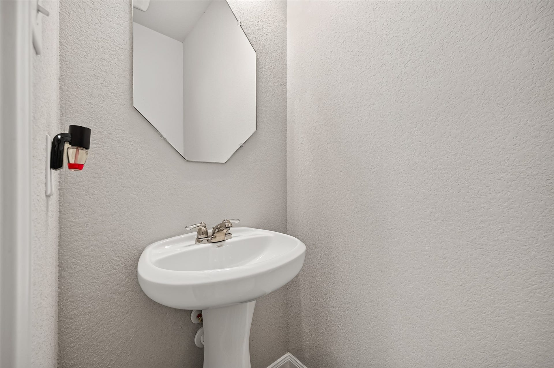 22115 Sovereign Heights Lane, Houston, TX 77073 22115 Sovereign Heights Lane, Houston, TX 77073