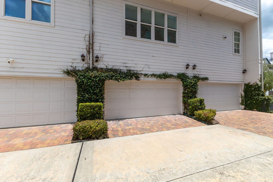 Property photo for 8711 Oak Kolbe Lane, Houston, TX