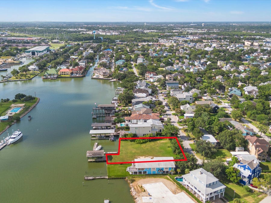 Property photo for 205 Blue Point Road, Clear Lake Shores, TX