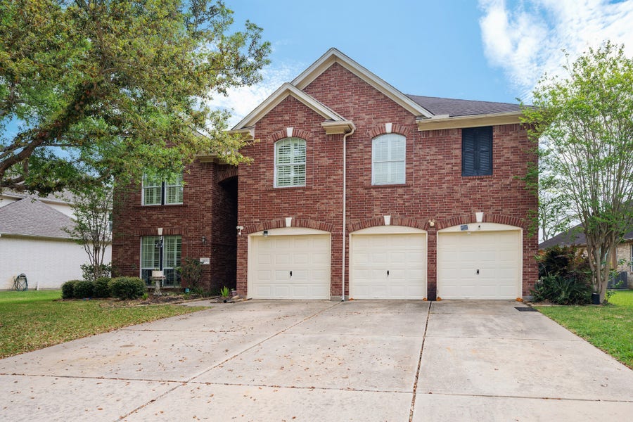 Property photo for 1823 Blue Water Bay Drive, Katy, TX