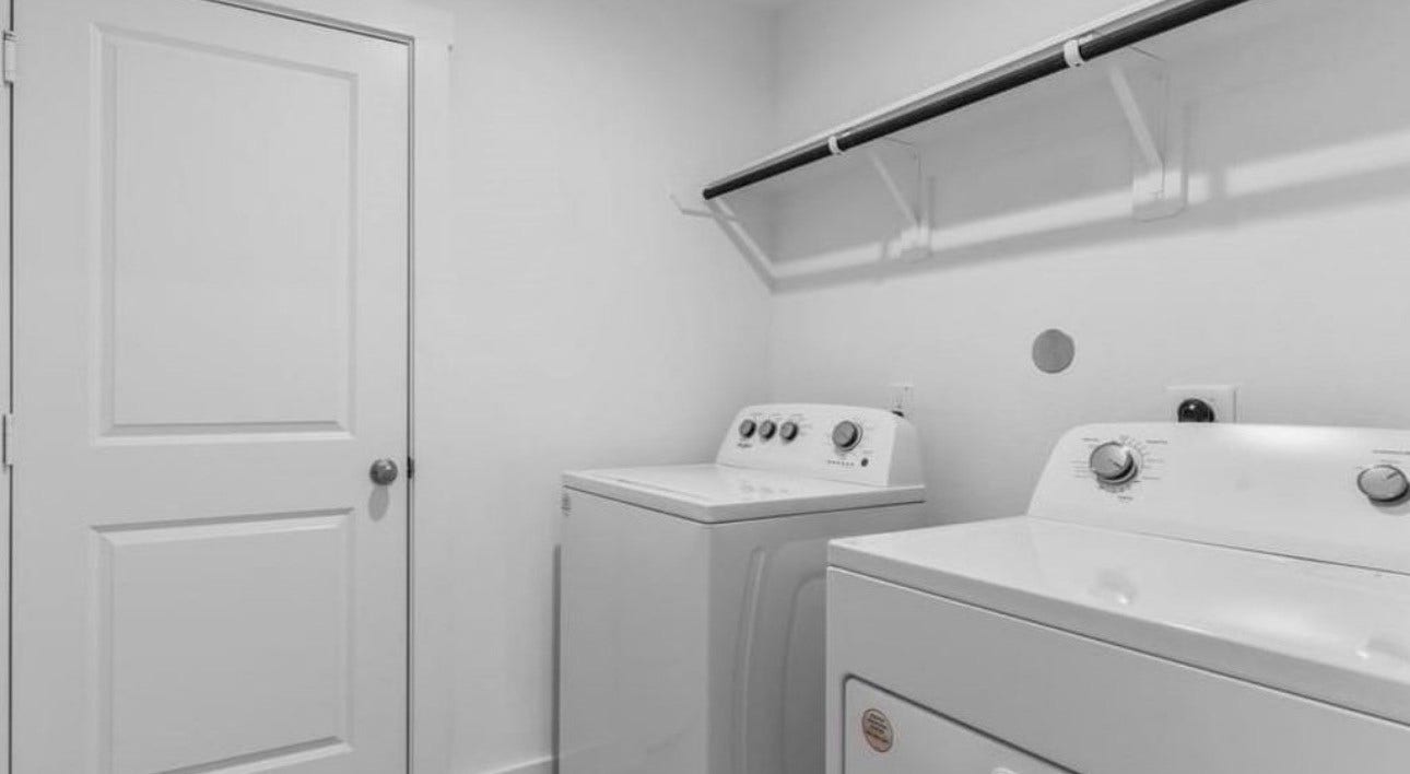 1338 Isola Bella Drive, Richmond, TX 77406 Laundry
