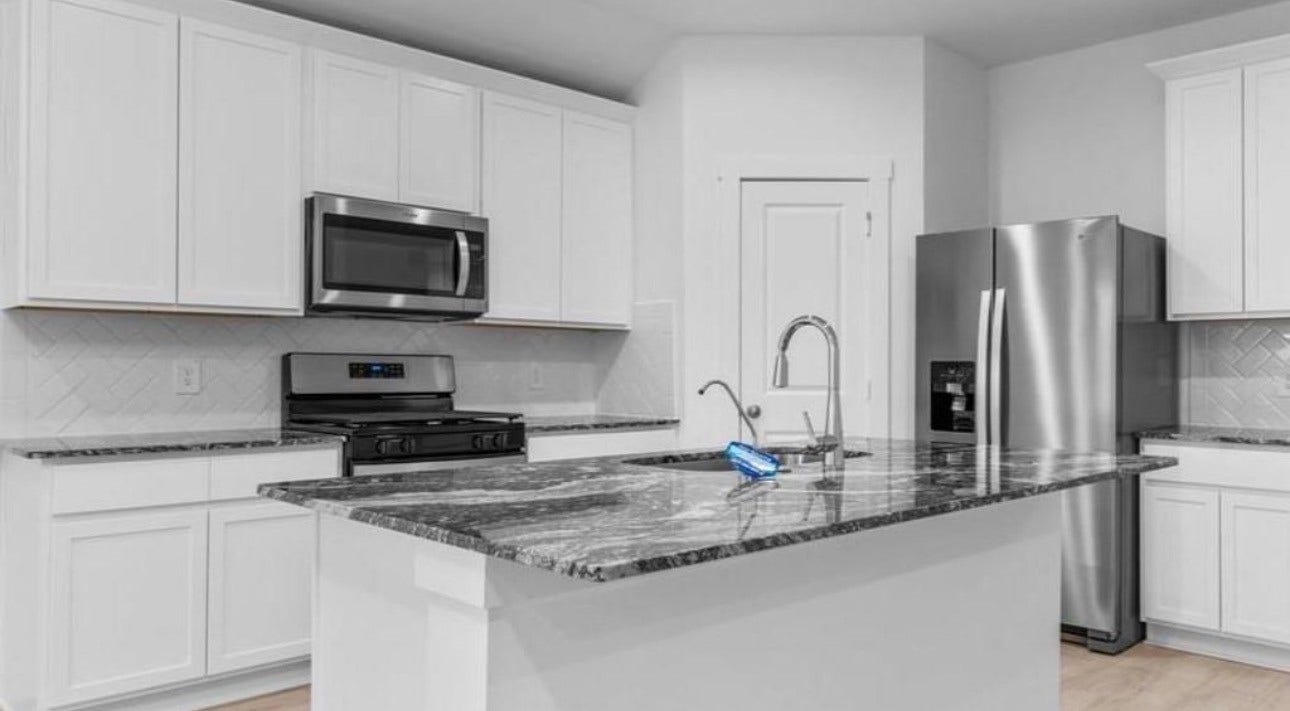 1338 Isola Bella Drive, Richmond, TX 77406 Kitchen