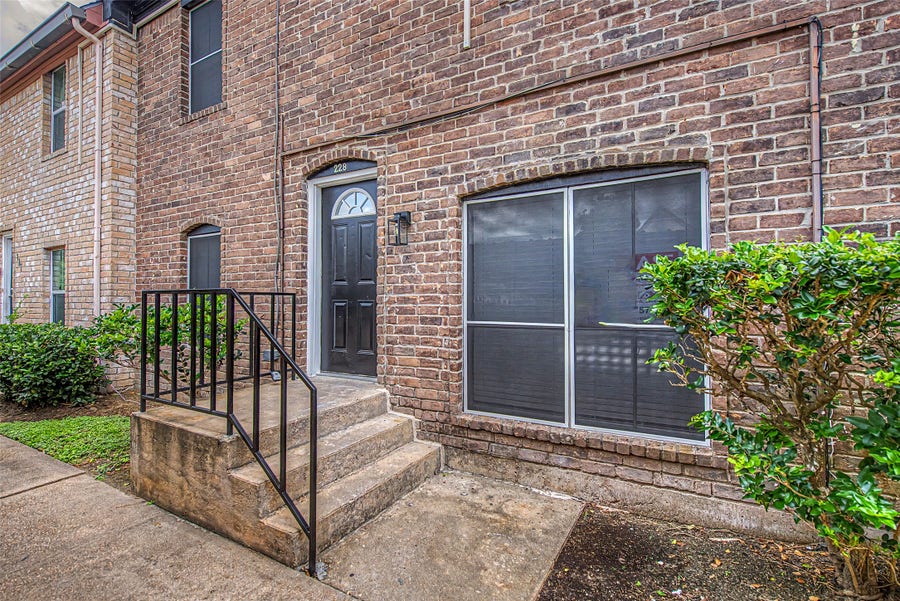 Property photo for 830 Threadneedle Street, #228, Houston, TX