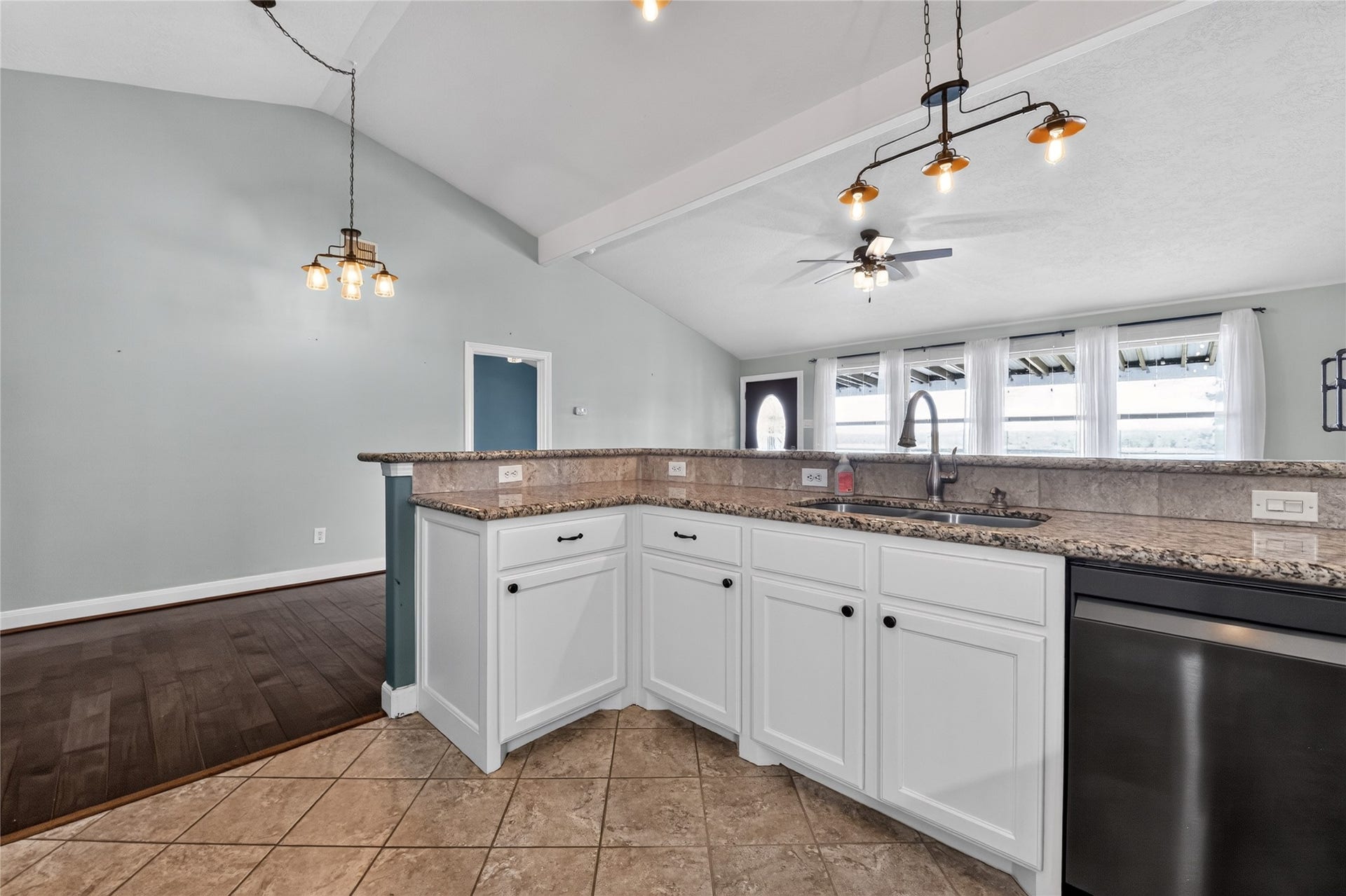 4228 Scenic Drive, Dickinson, TX 77539 4228 Scenic Drive, Dickinson, TX 77539