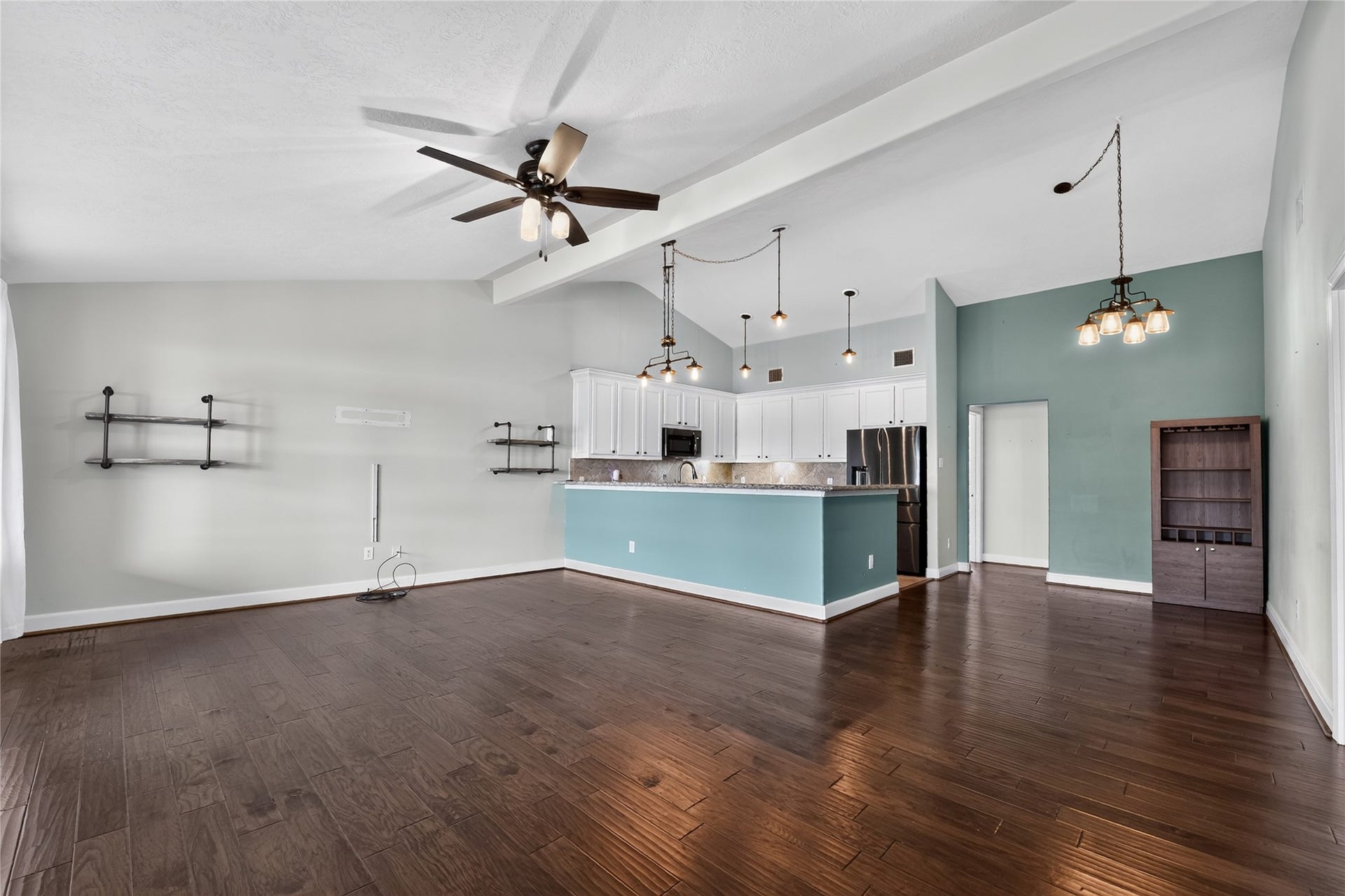 4228 Scenic Drive, Dickinson, TX 77539 4228 Scenic Drive, Dickinson, TX 77539