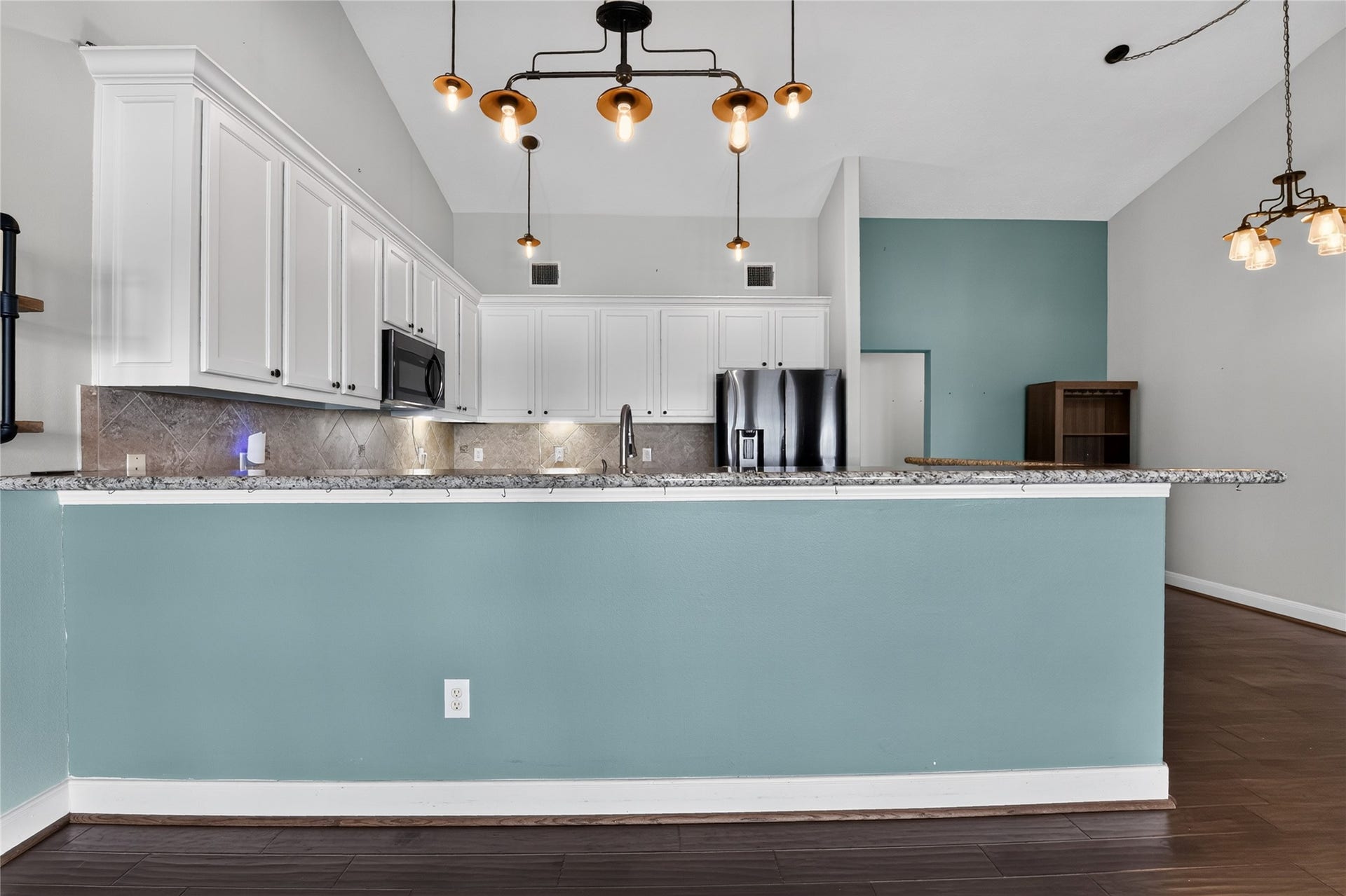 4228 Scenic Drive, Dickinson, TX 77539 4228 Scenic Drive, Dickinson, TX 77539