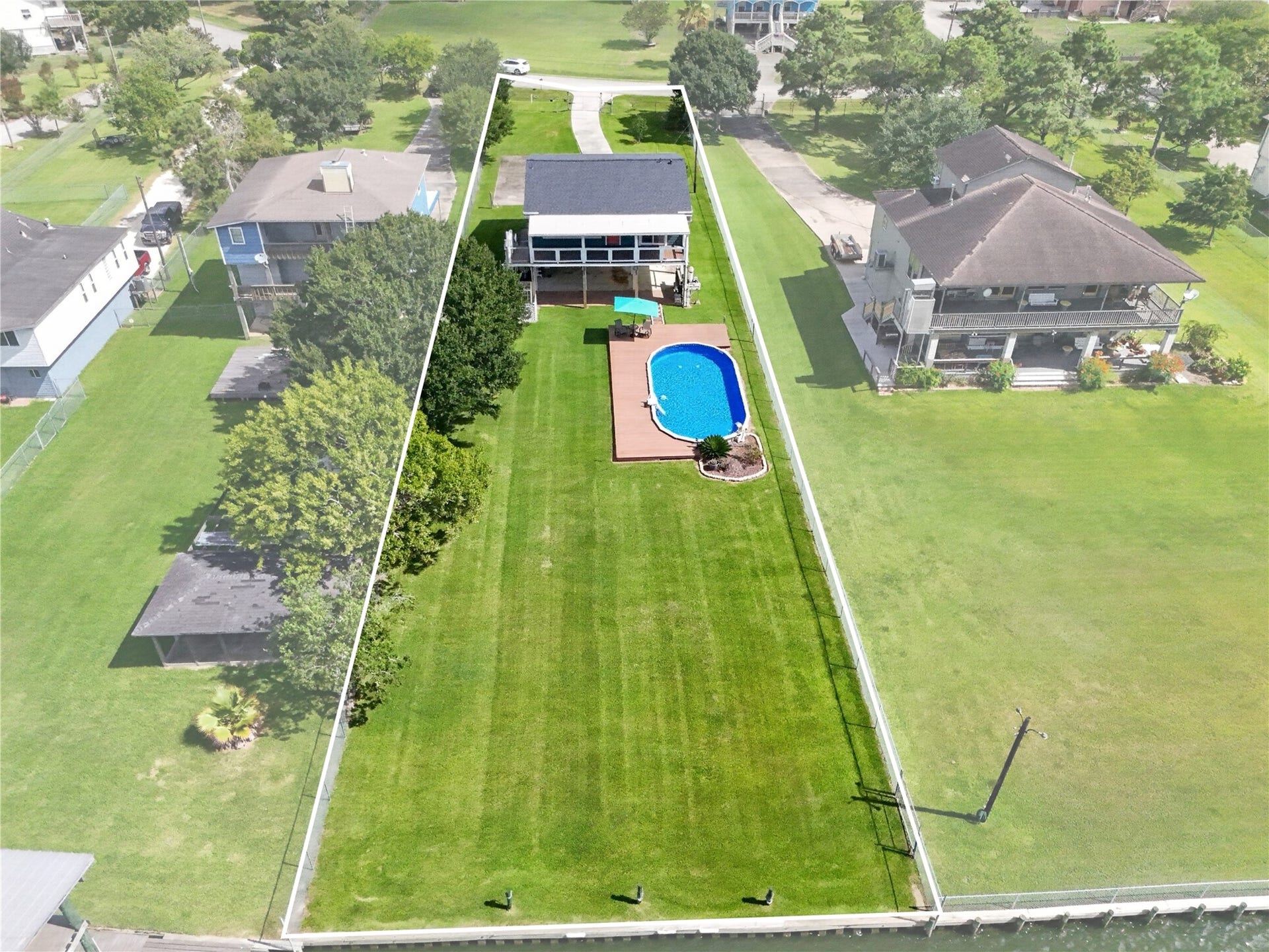 4228 Scenic Drive, Dickinson, TX 77539 4228 Scenic Drive, Dickinson, TX 77539